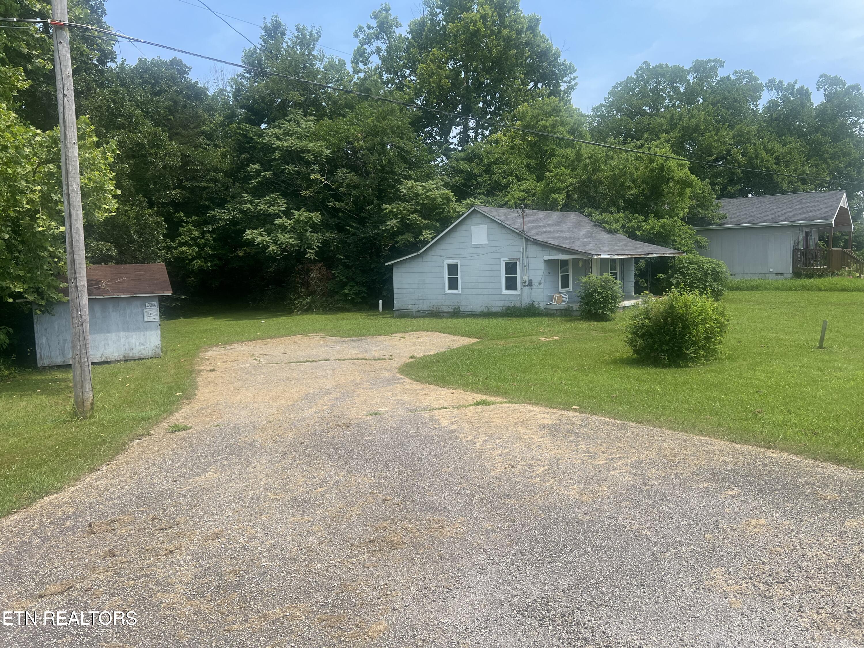 285 Joe Owen Road Clinton TN 37716