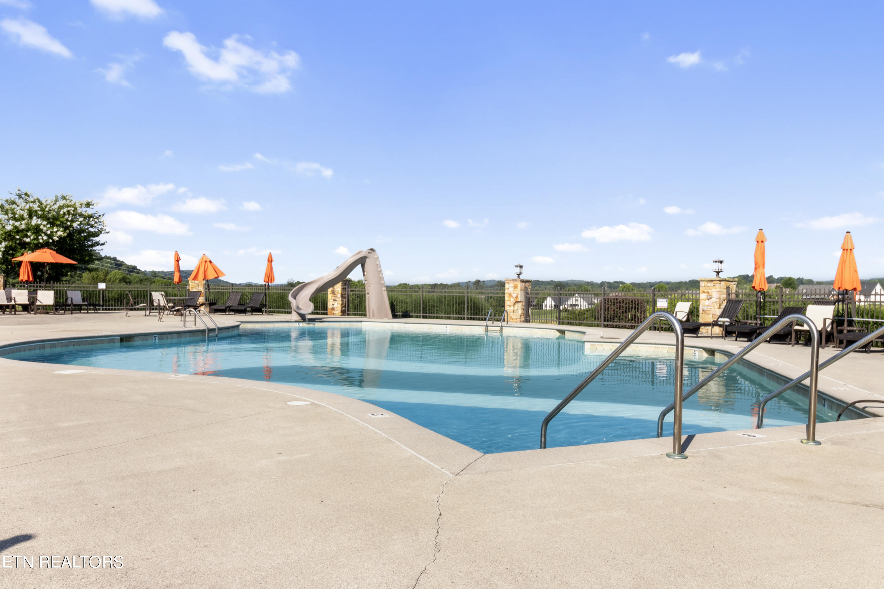 266 17th Drive Loudon TN 37774