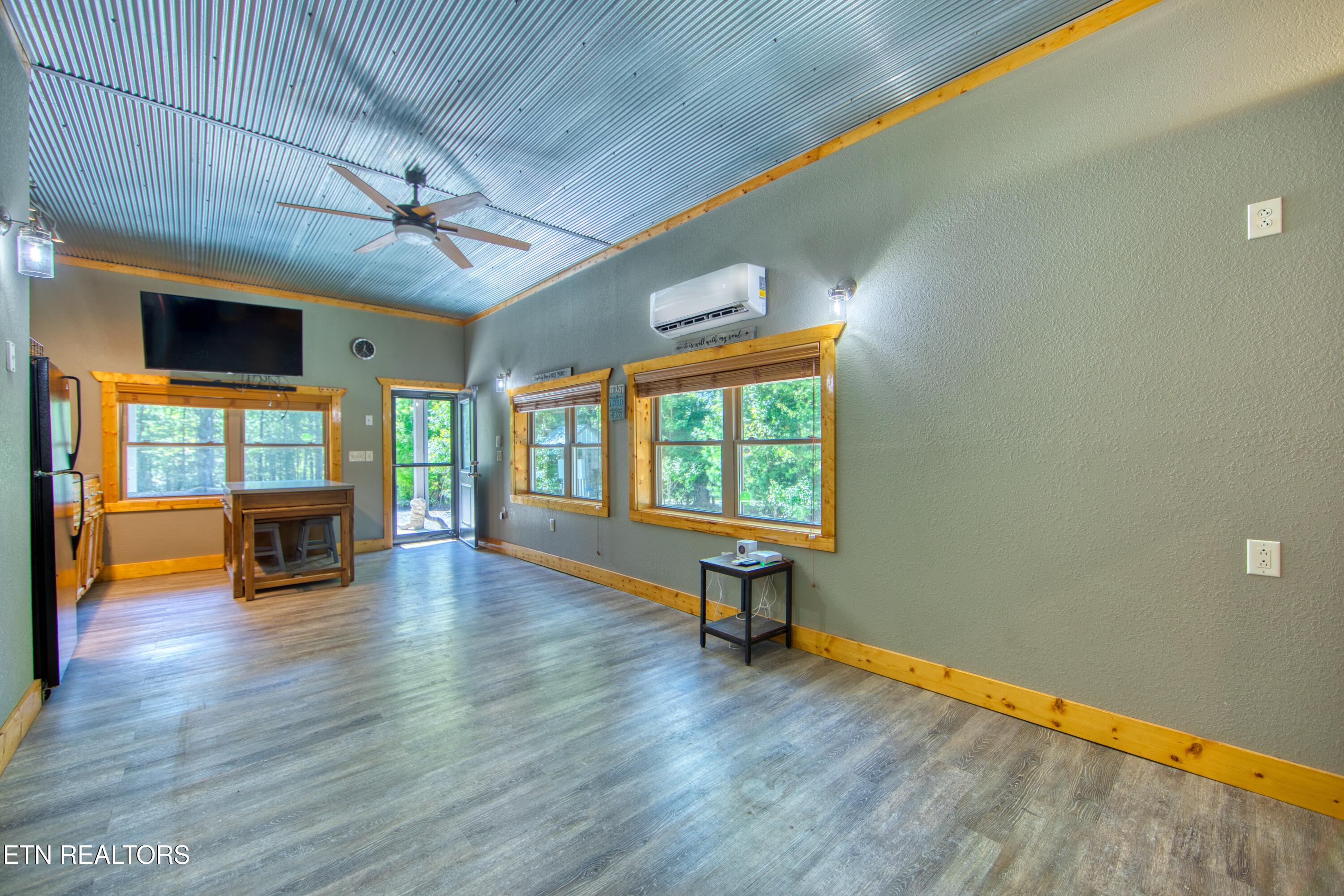 419 Palomino Run Jamestown TN 38556