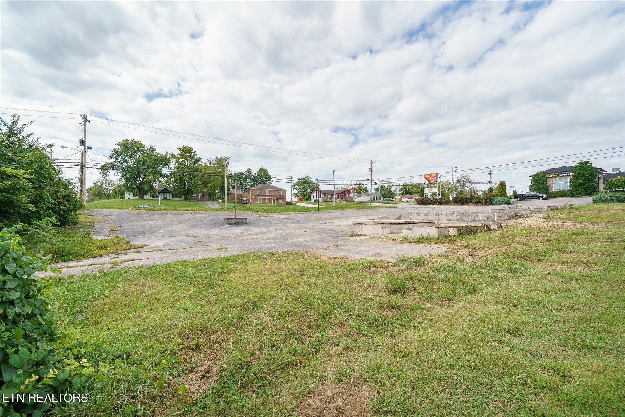 39 W Jackson Street Cookeville TN 38501