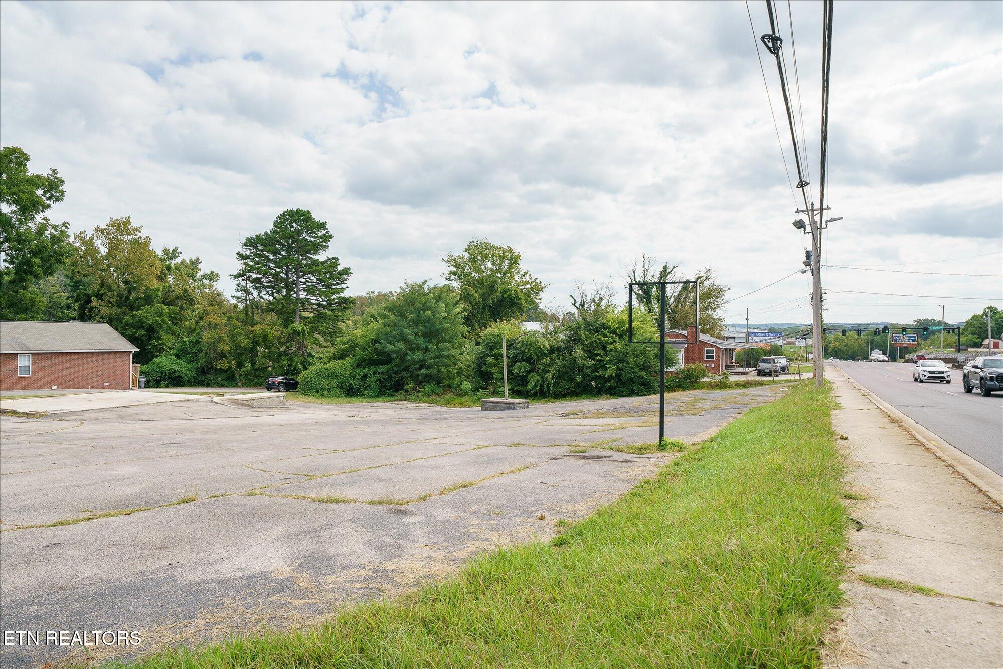 39 W Jackson Street Cookeville TN 38501