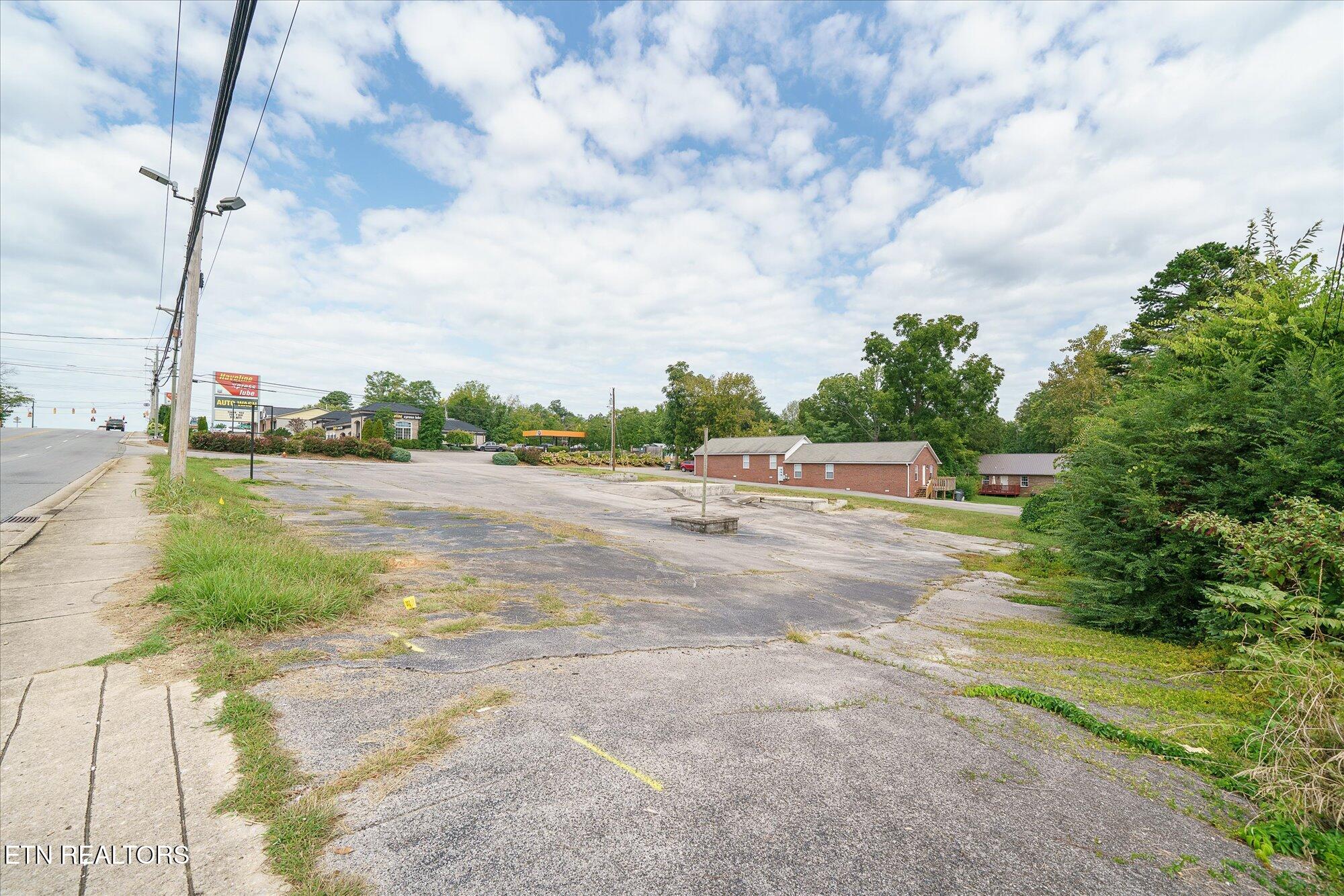 39 W Jackson Street Cookeville TN 38501