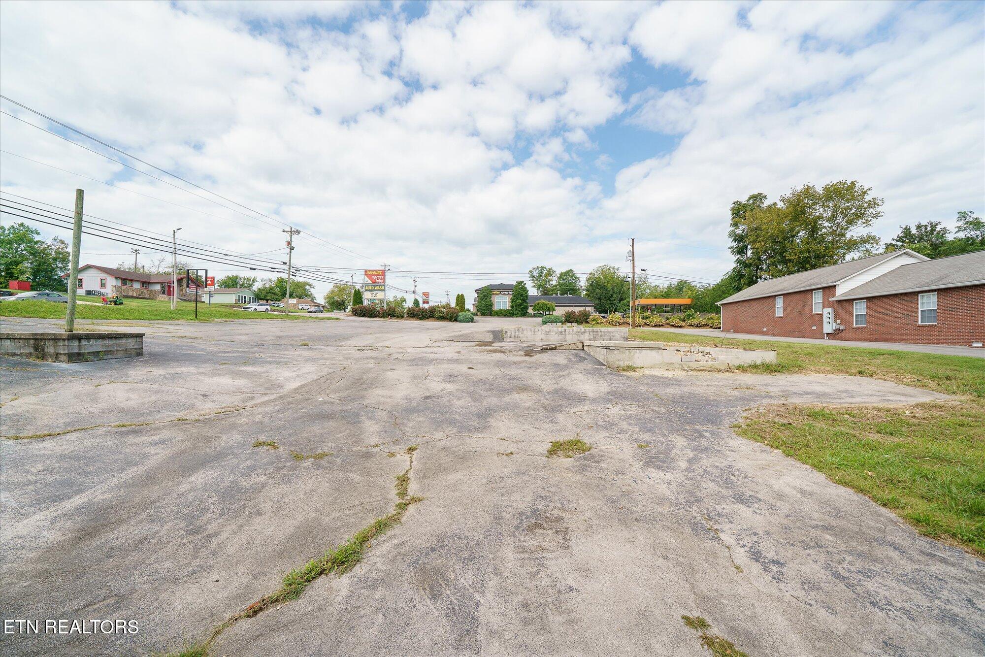 39 W Jackson Street Cookeville TN 38501