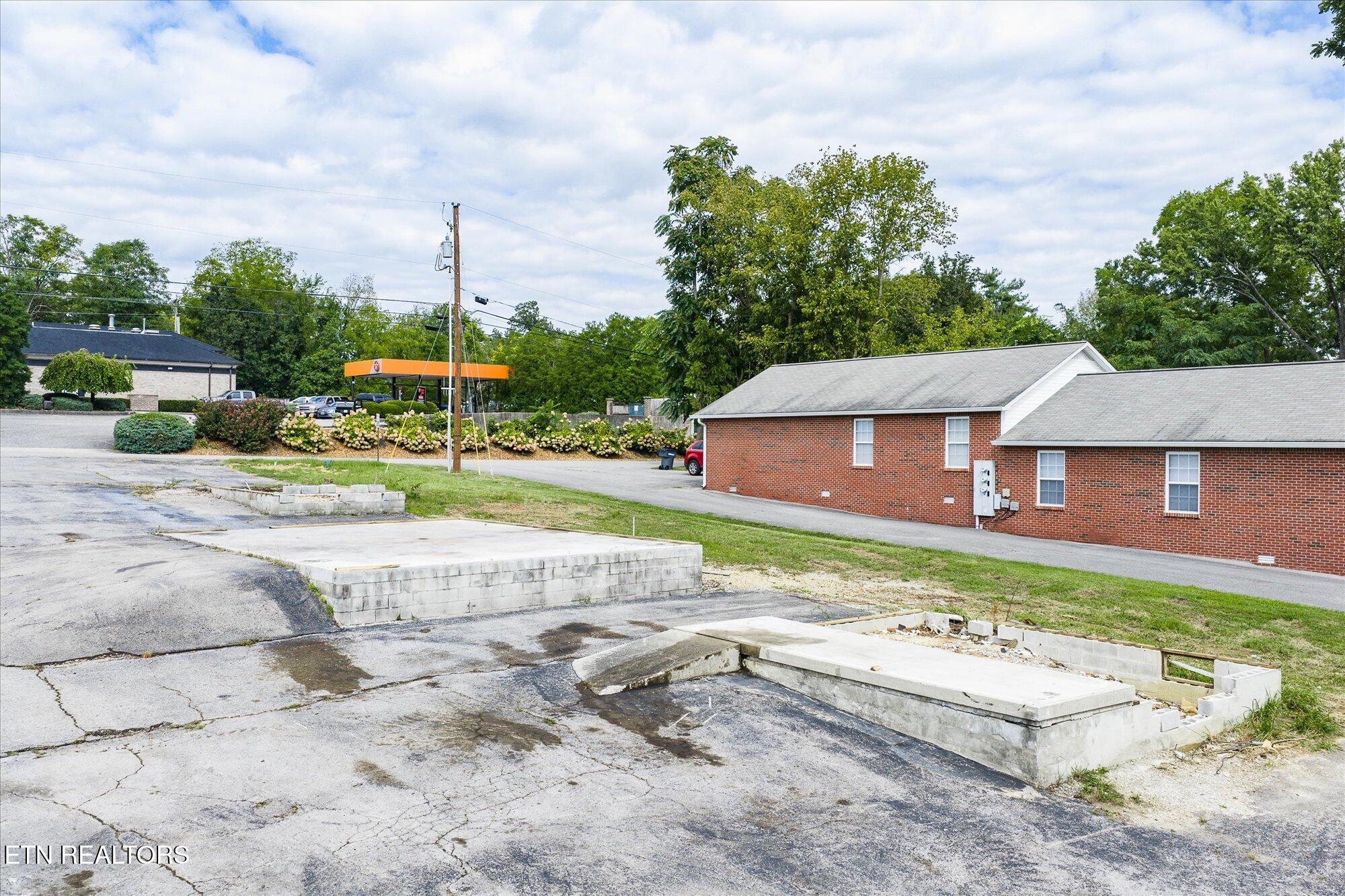 39 W Jackson Street Cookeville TN 38501