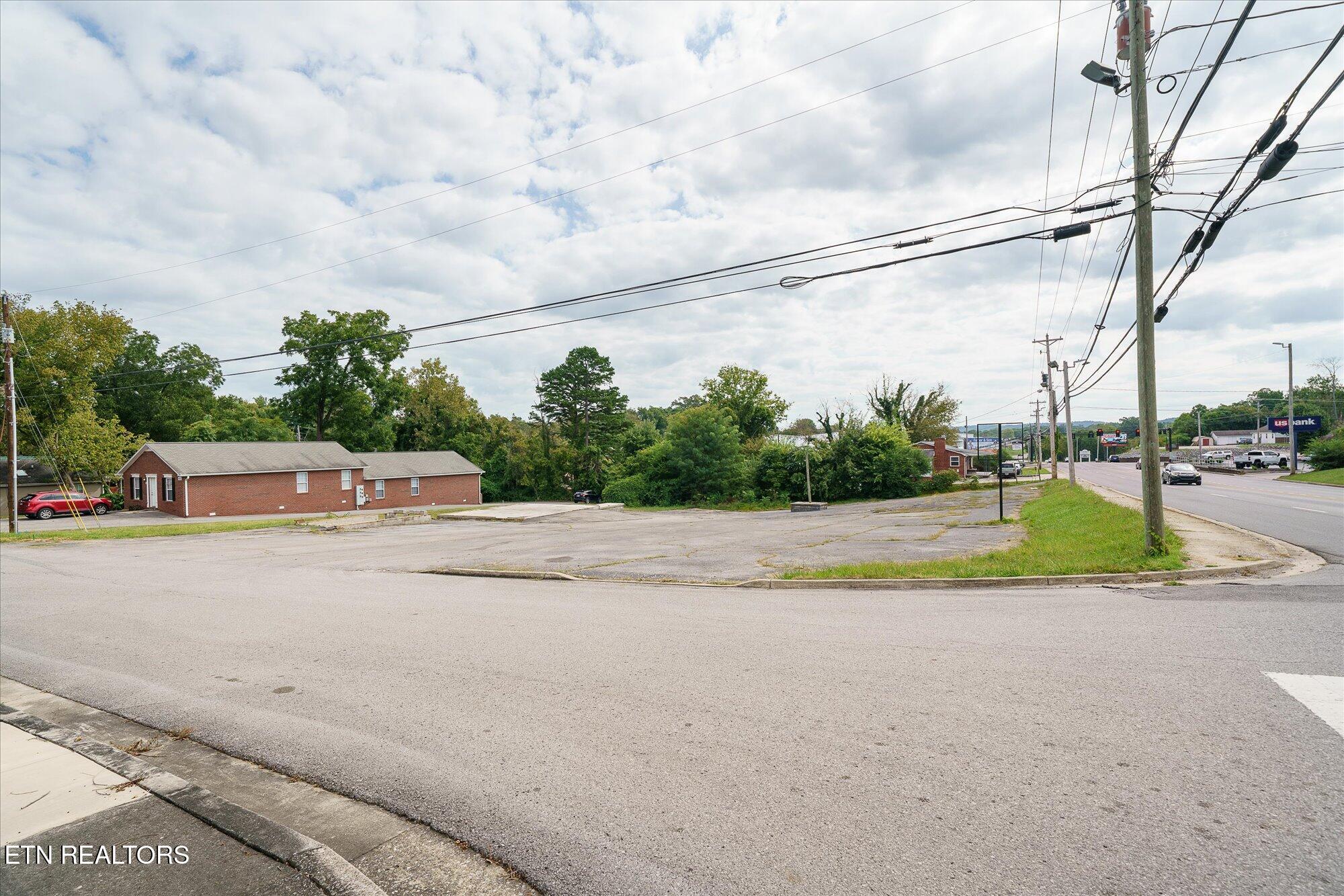 39 W Jackson Street Cookeville TN 38501
