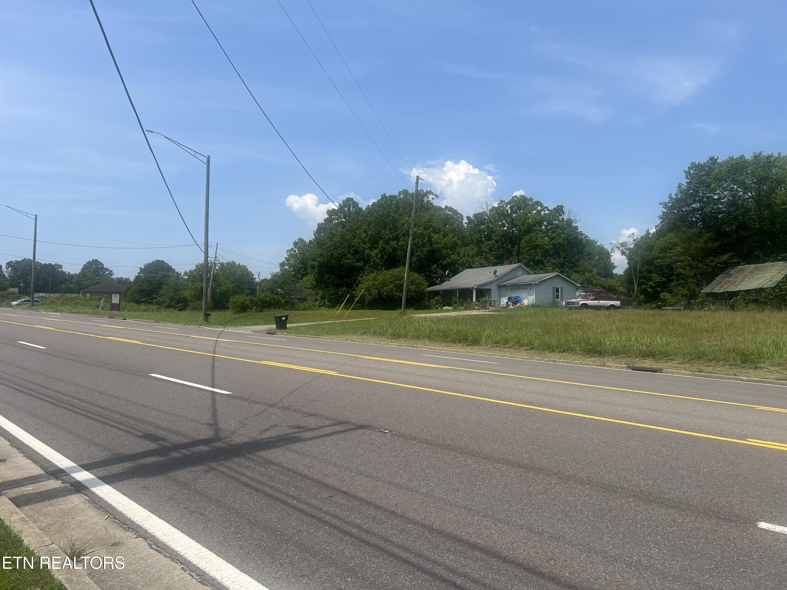 2902 Andersonville Highway Clinton TN 37716