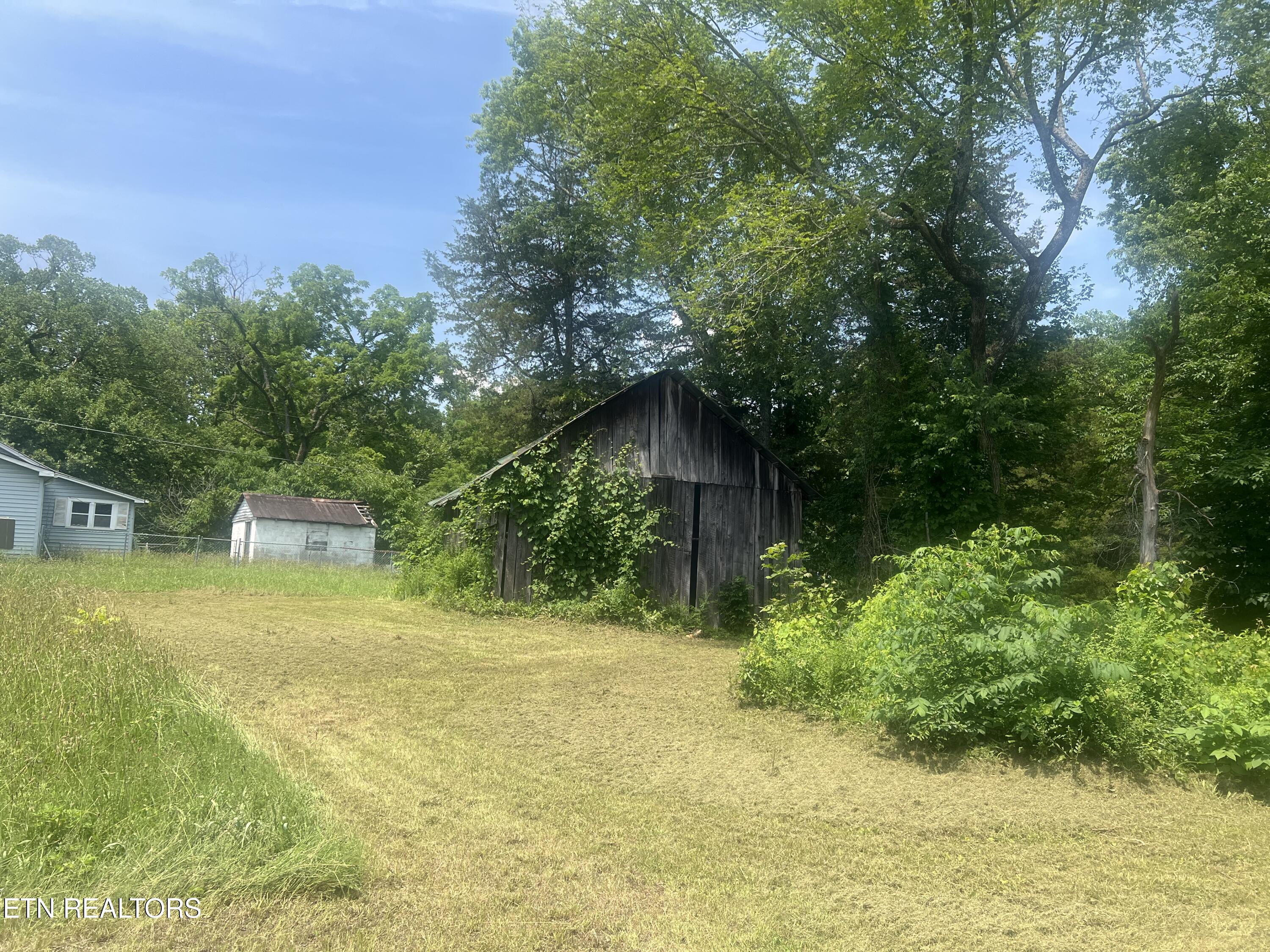 2902 Andersonville Highway Clinton TN 37716