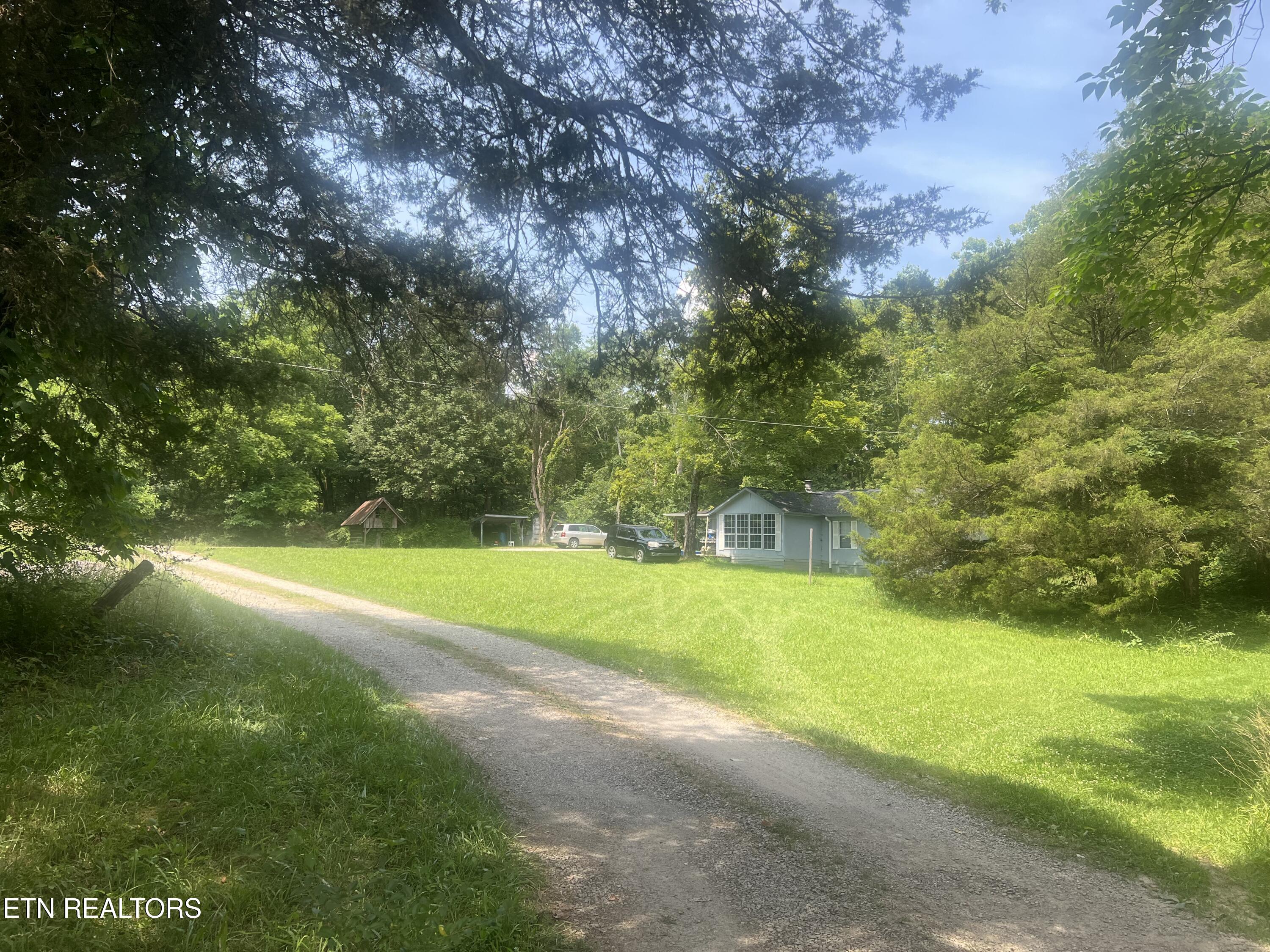 2902 Andersonville Highway Clinton TN 37716