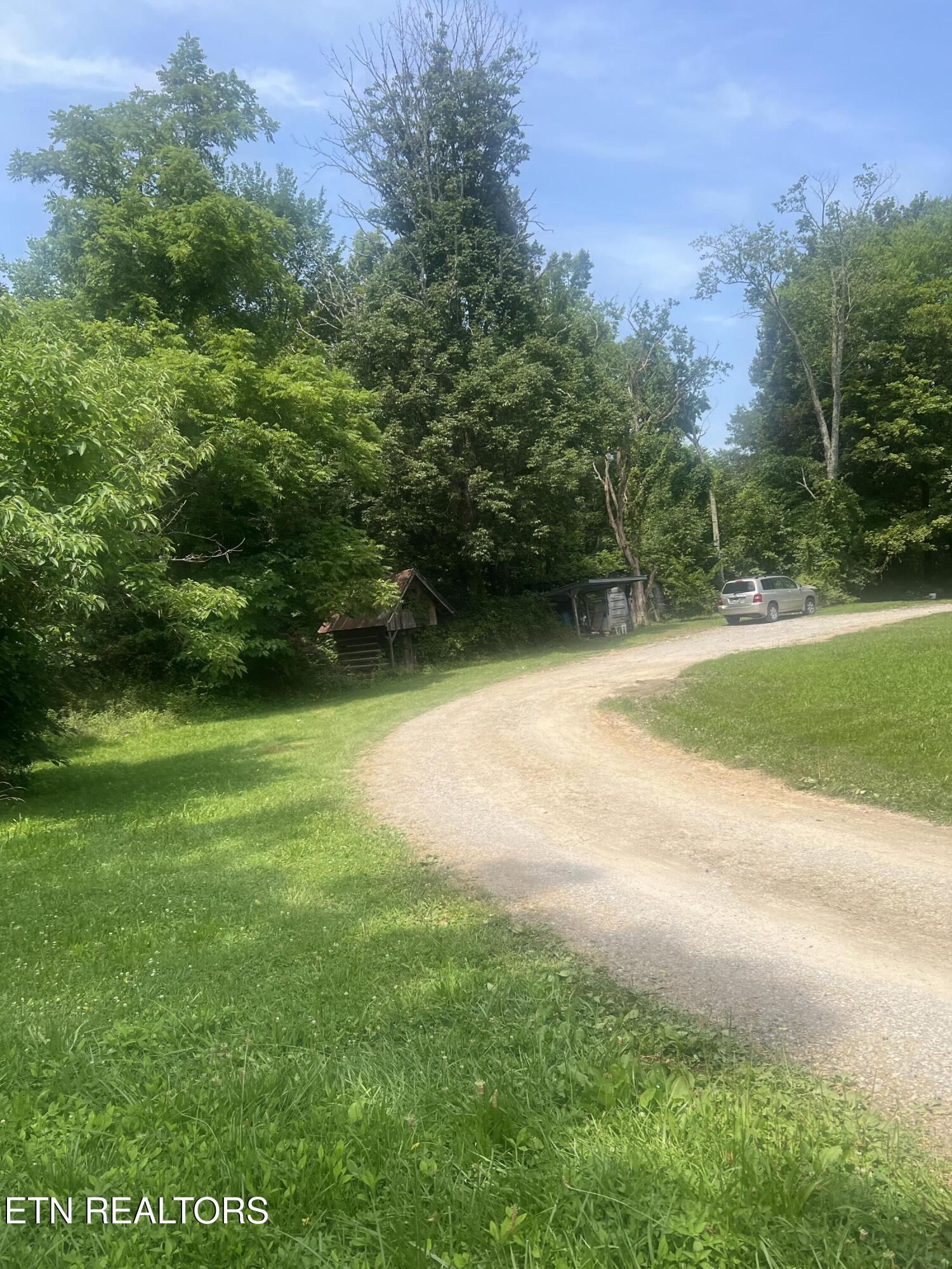 2902 Andersonville Highway Clinton TN 37716