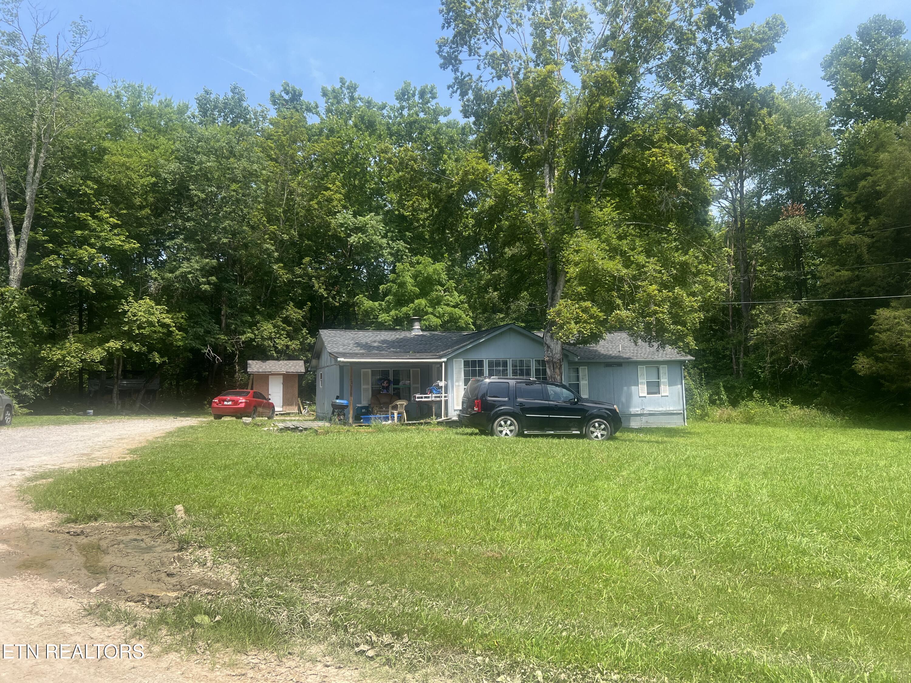 2902 Andersonville Highway Clinton TN 37716