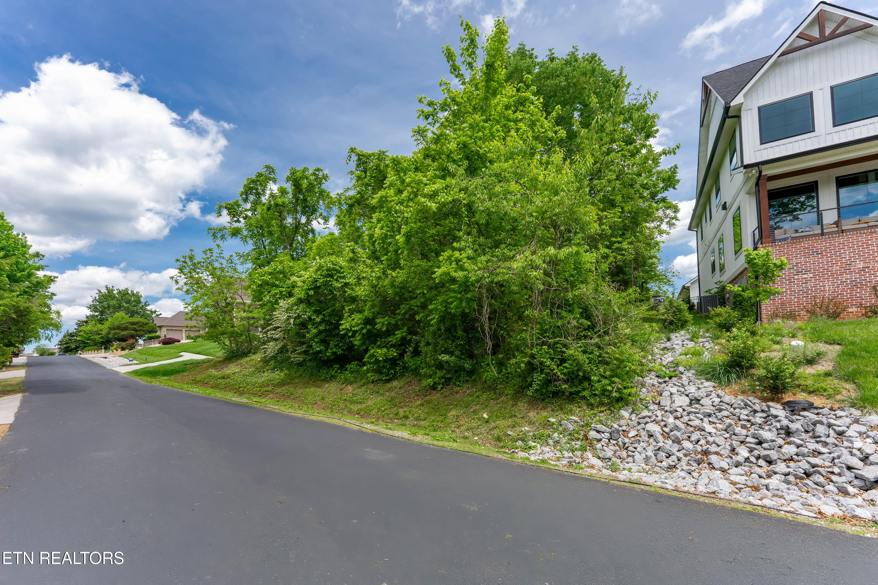 177 Oonoga Way Loudon TN 37774