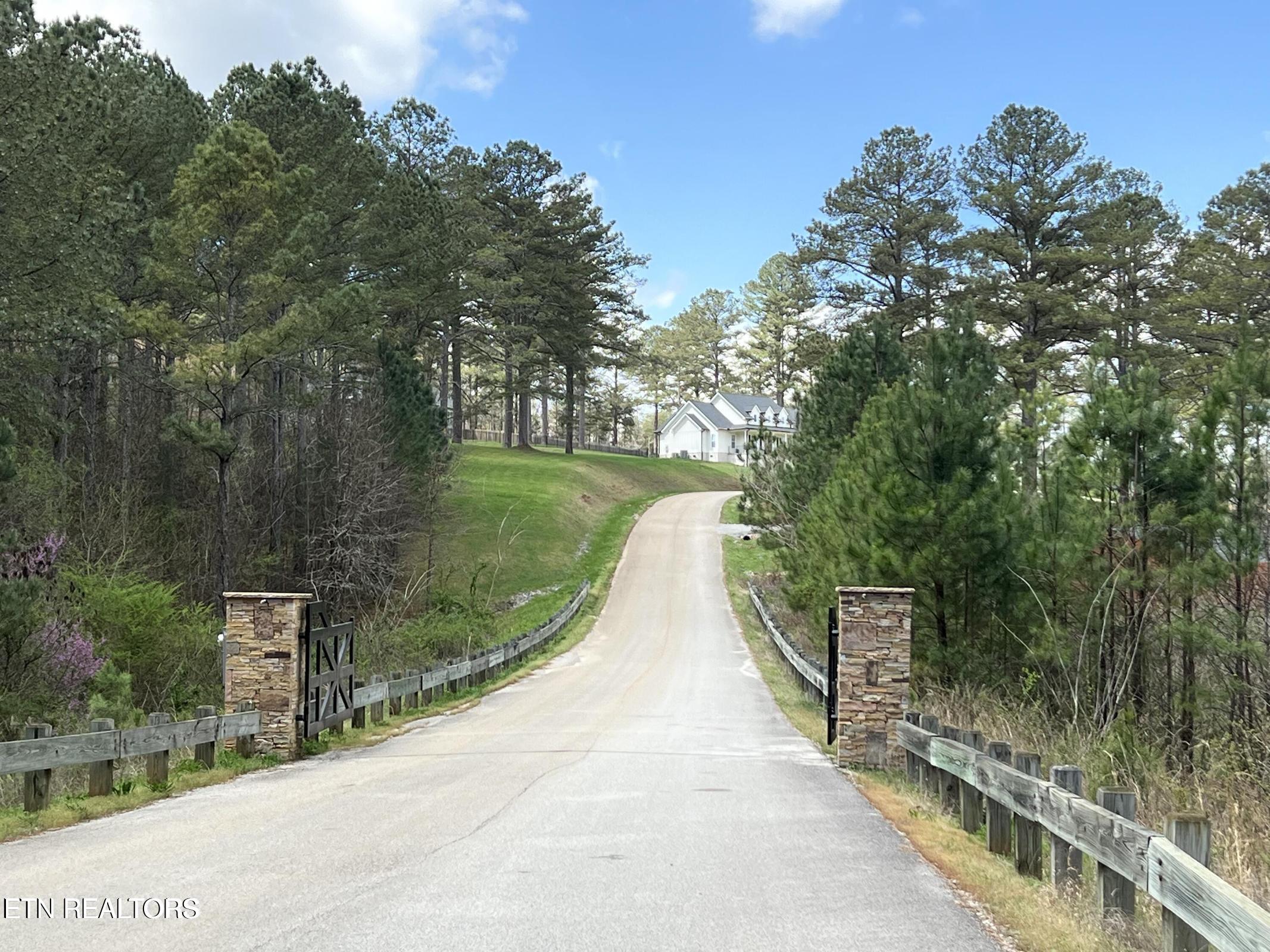 1727 Grand Pine Point Maryville TN 37801