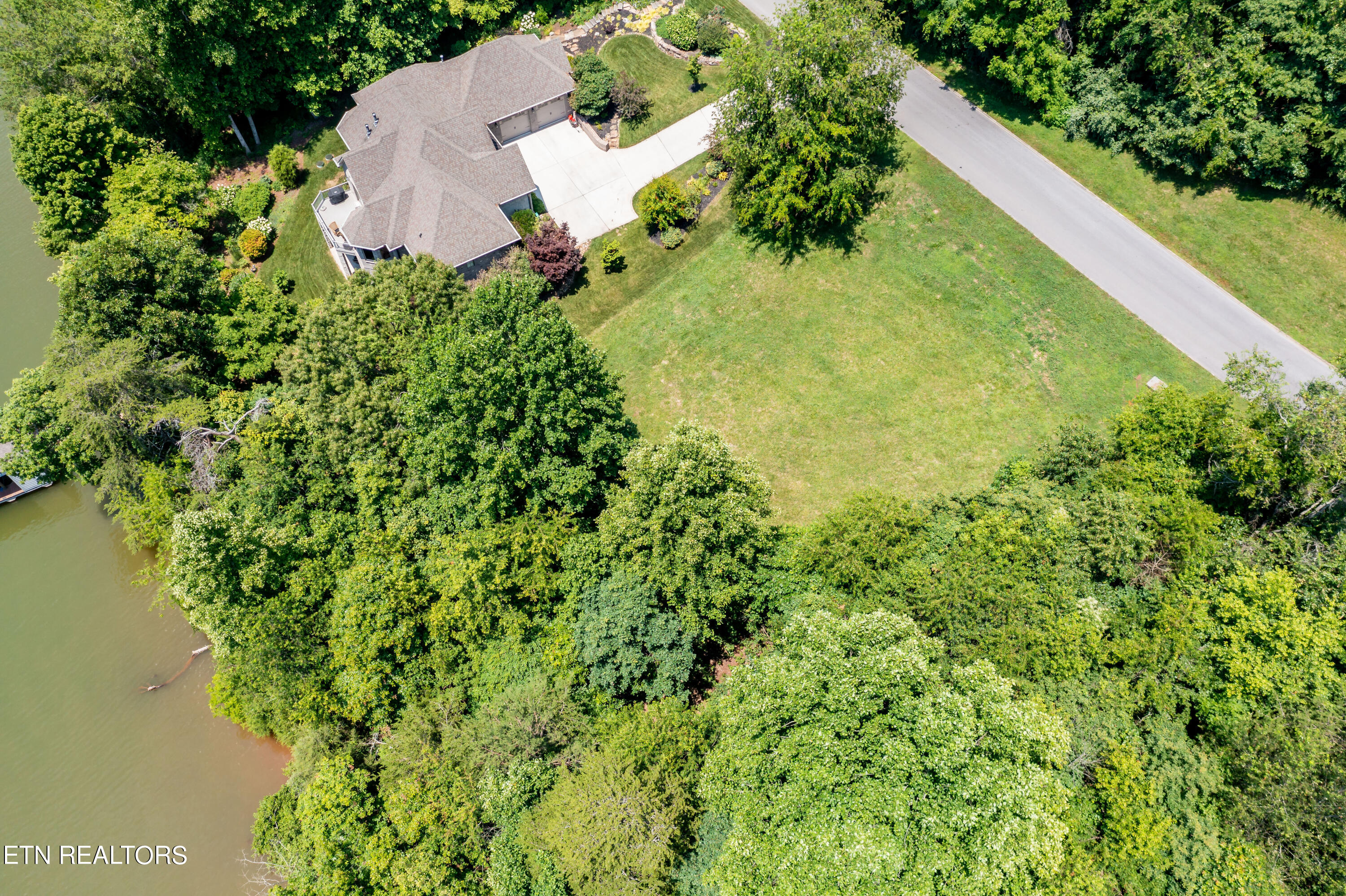 430 Marsh Hawk Drive Vonore TN 37885