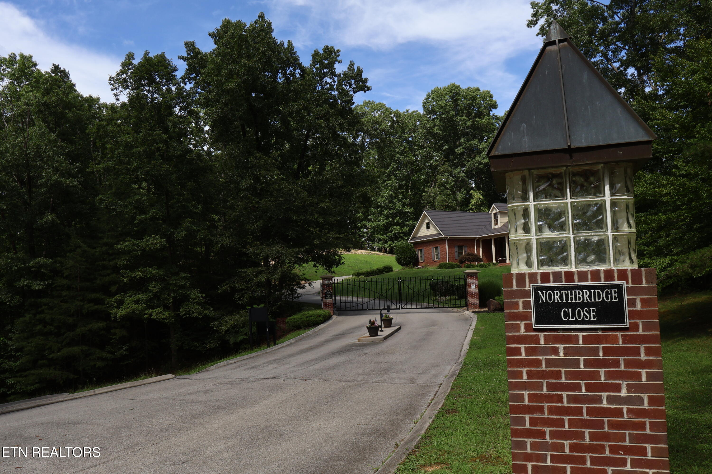 1016 Northbridge Close Kingston TN 37763