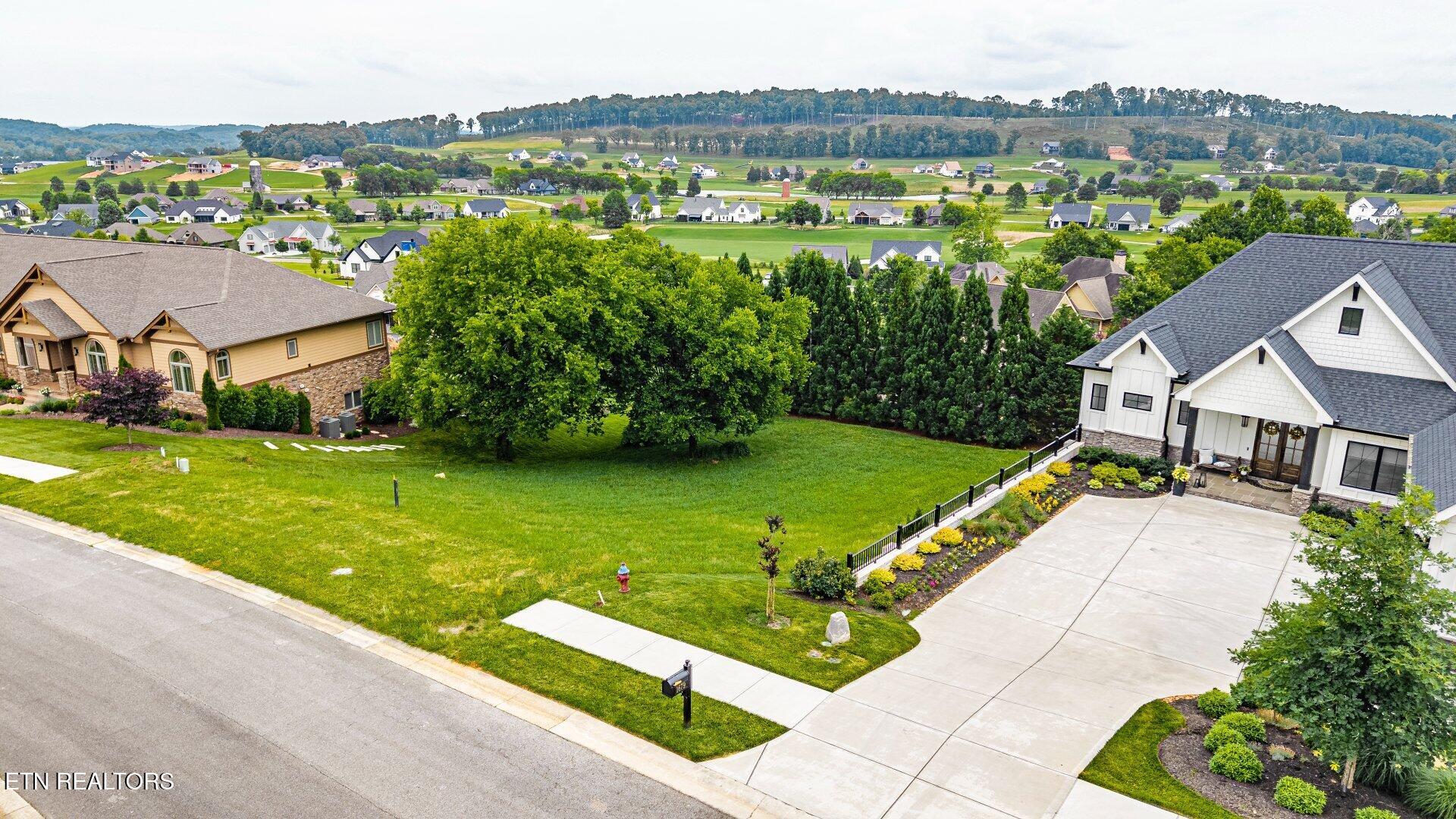 1587 Eagle Point Drive Loudon TN 37774