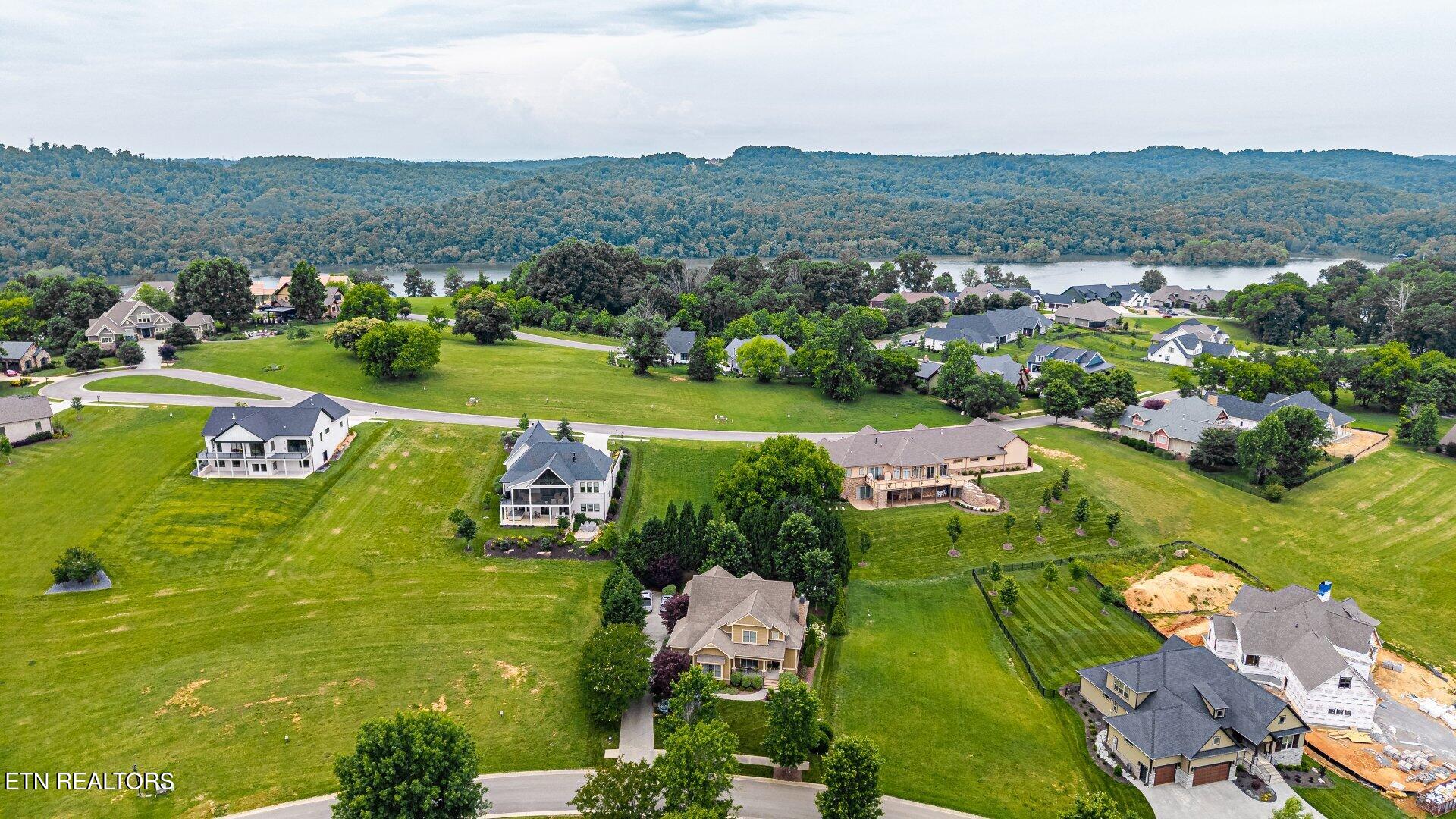 1587 Eagle Point Drive Loudon TN 37774
