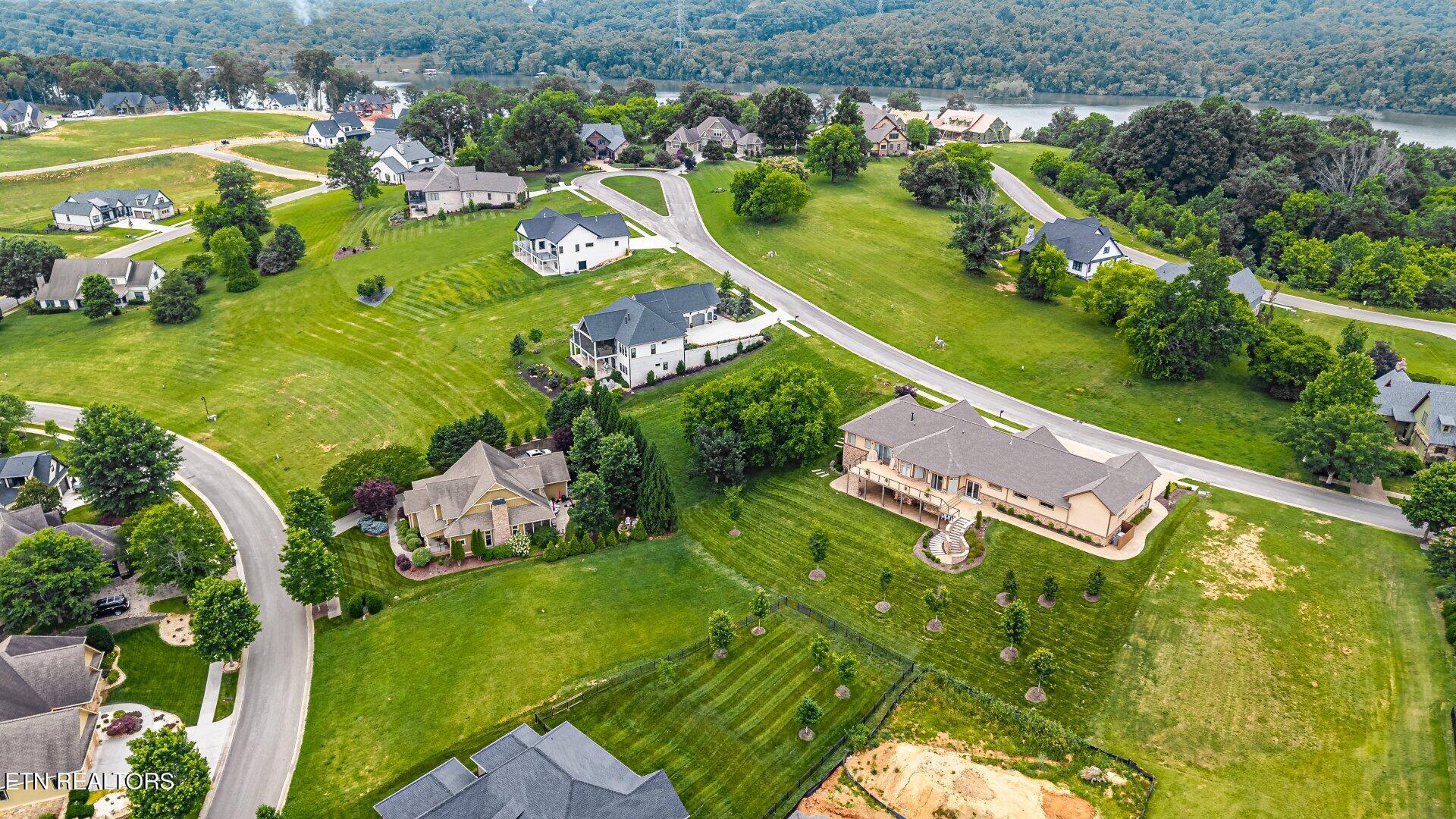 1587 Eagle Point Drive Loudon TN 37774