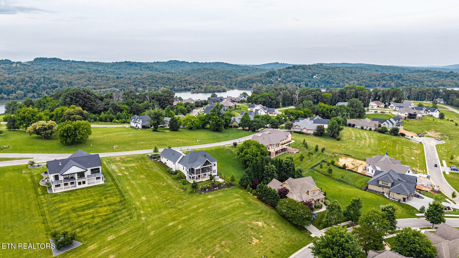1587 Eagle Point Drive Loudon TN 37774