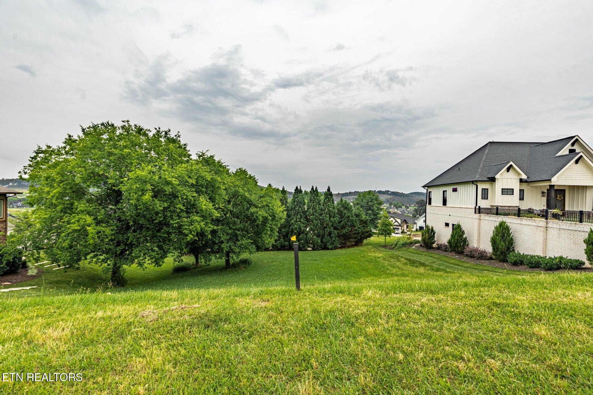 1587 Eagle Point Drive Loudon TN 37774