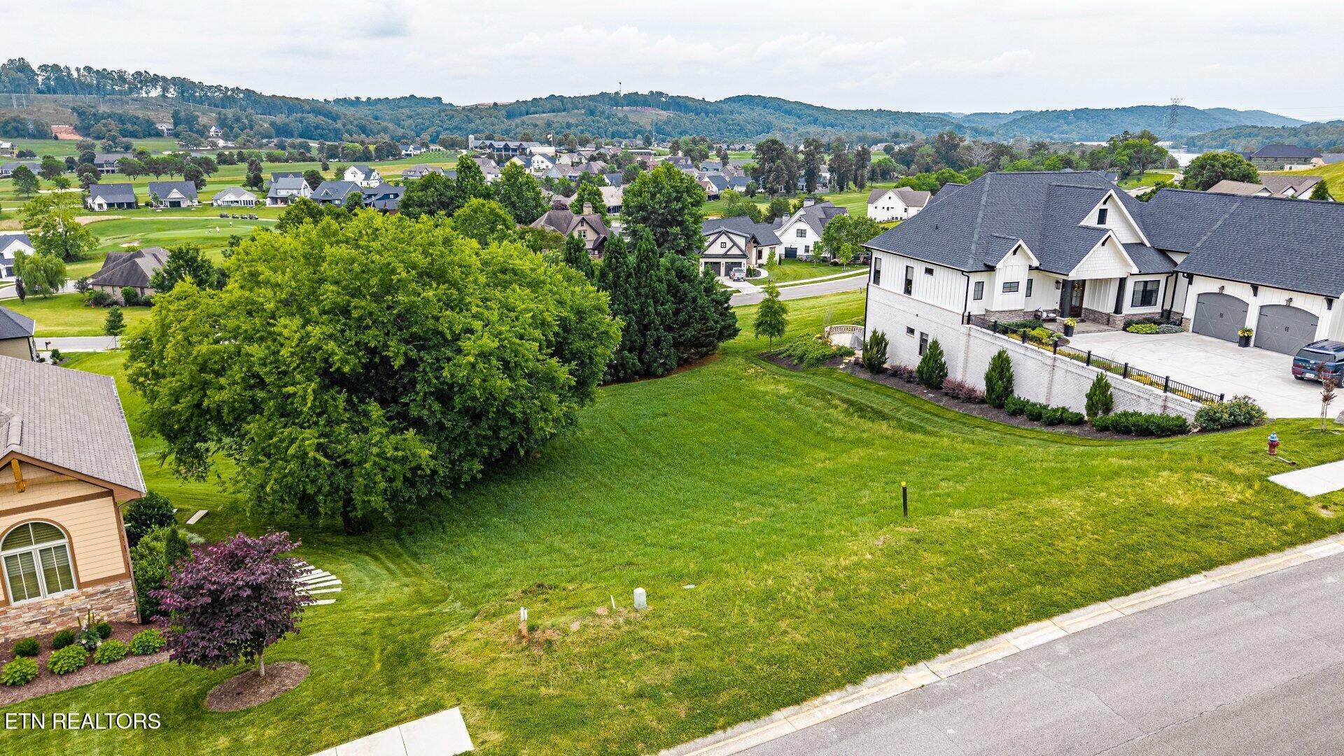 1587 Eagle Point Drive Loudon TN 37774