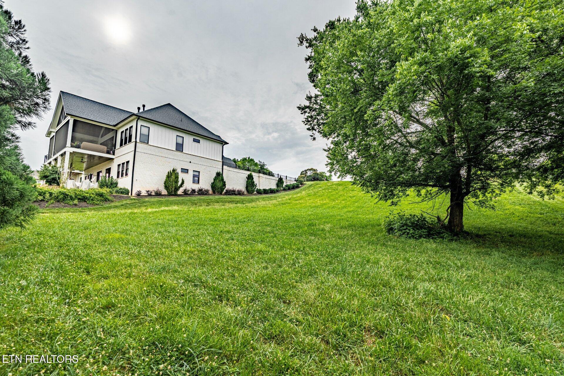 1587 Eagle Point Drive Loudon TN 37774