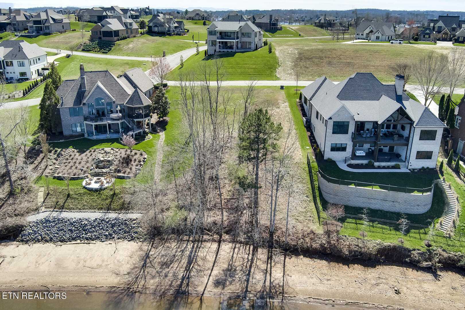 204 Cypress Pointe Drive Lenoir City TN 37772