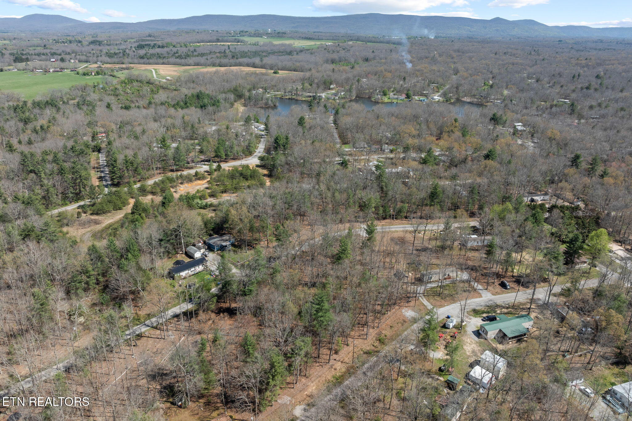 6054 Loch Loosa Drive Crossville TN 38572