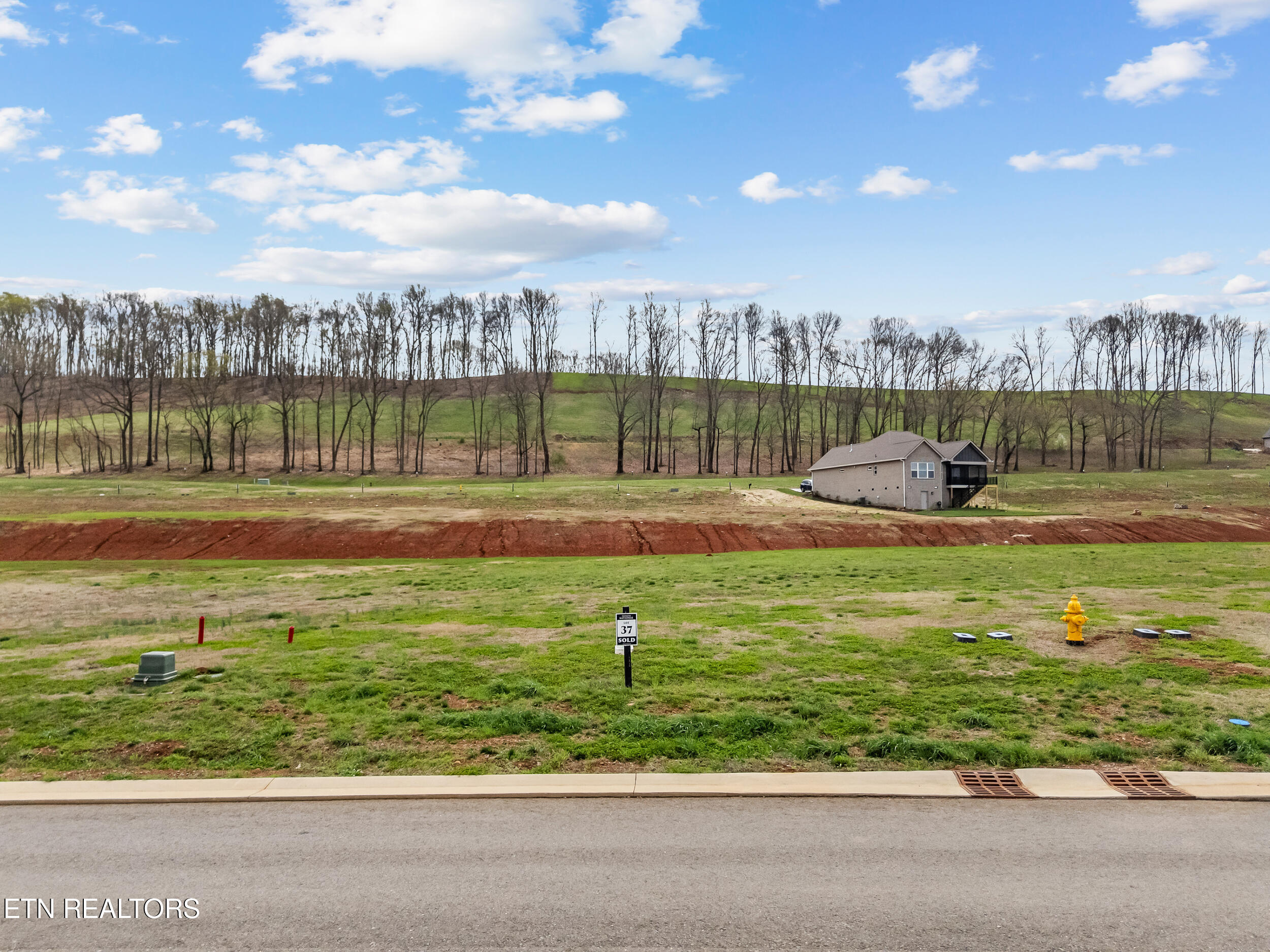 674 Black Bear Circle Loudon TN 37774