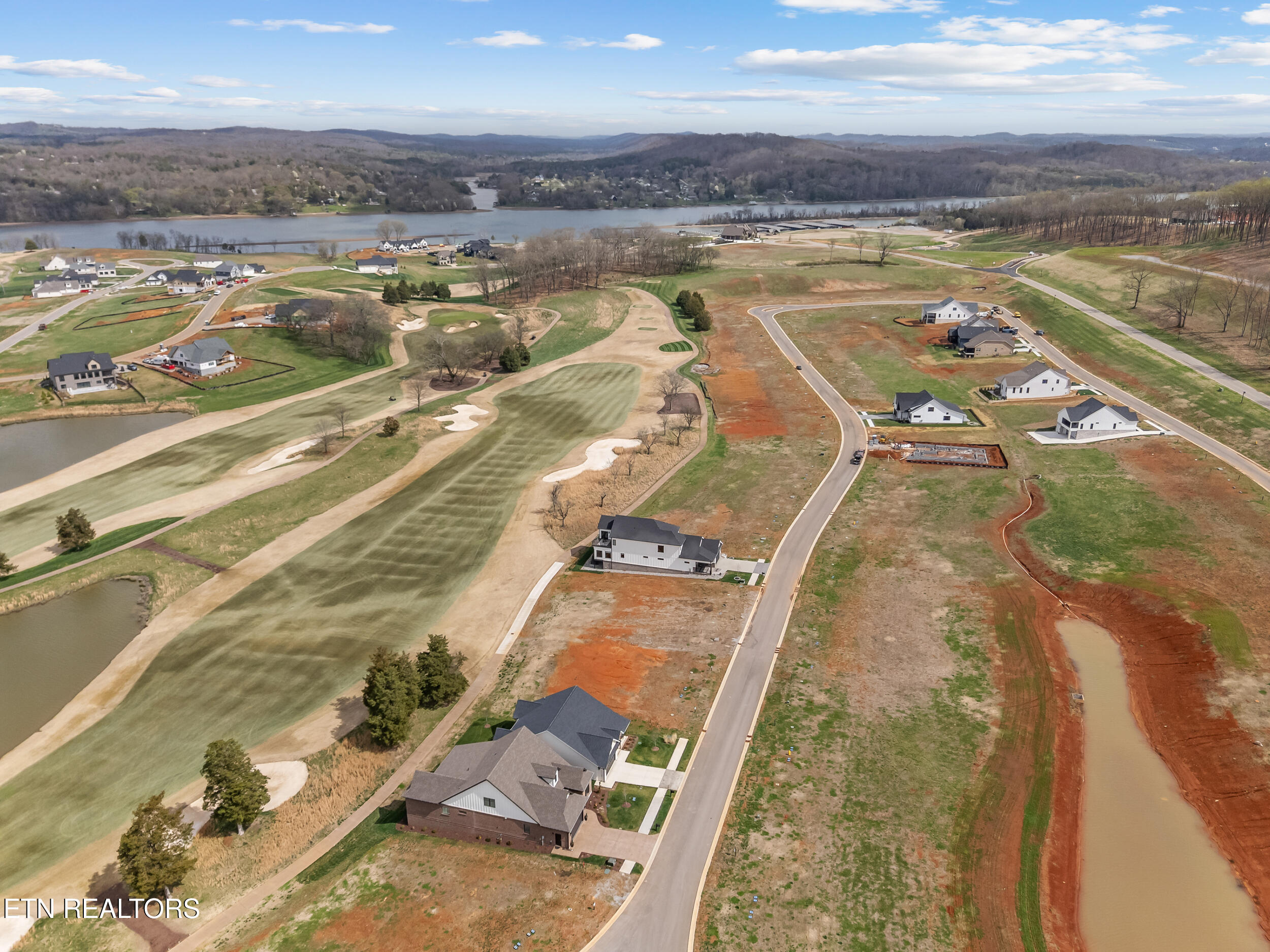 674 Black Bear Circle Loudon TN 37774