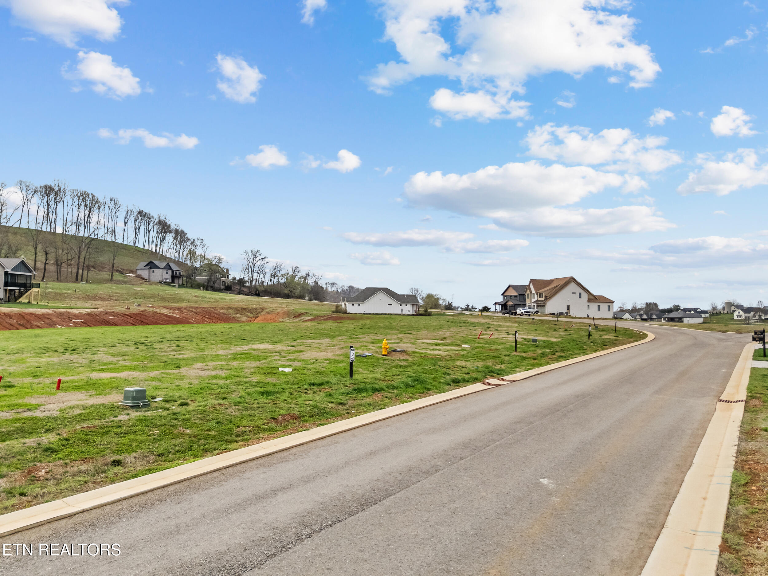 674 Black Bear Circle Loudon TN 37774