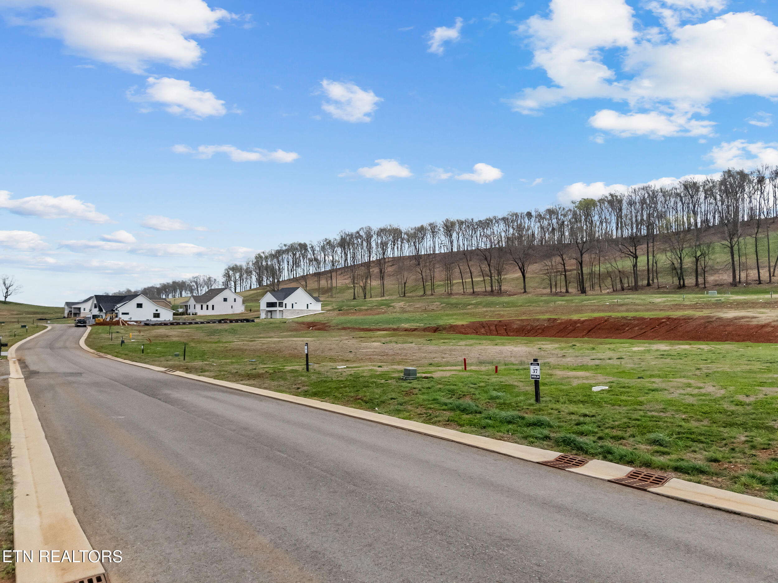 674 Black Bear Circle Loudon TN 37774