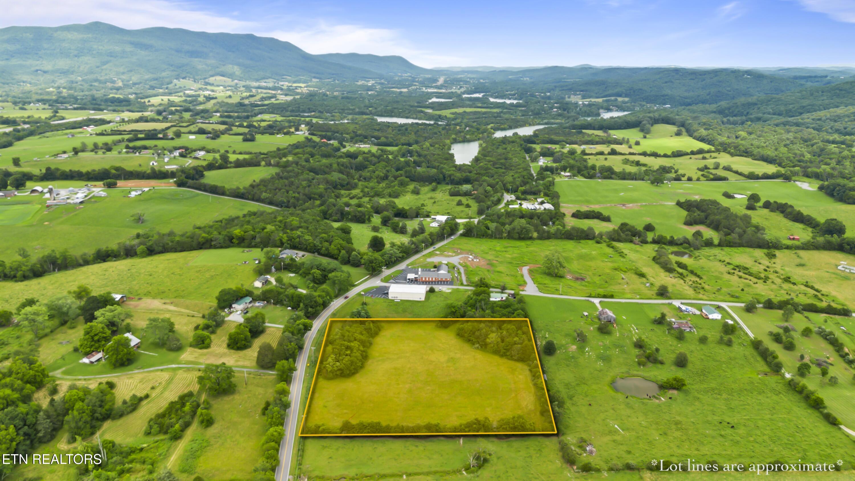 Old Middlesboro Highway Lafollette TN 37766