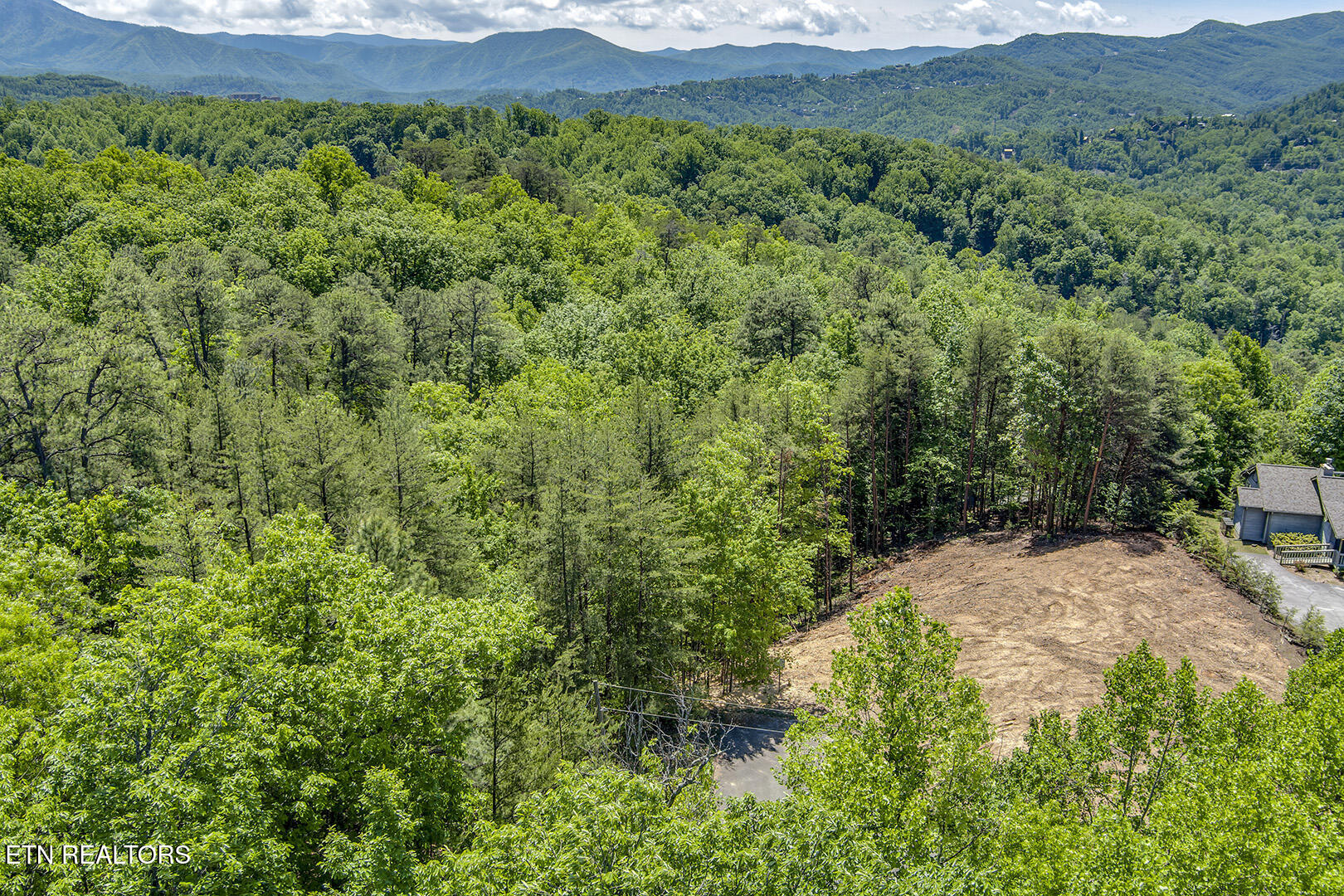 Sassafras Trail Sevierville TN 37876