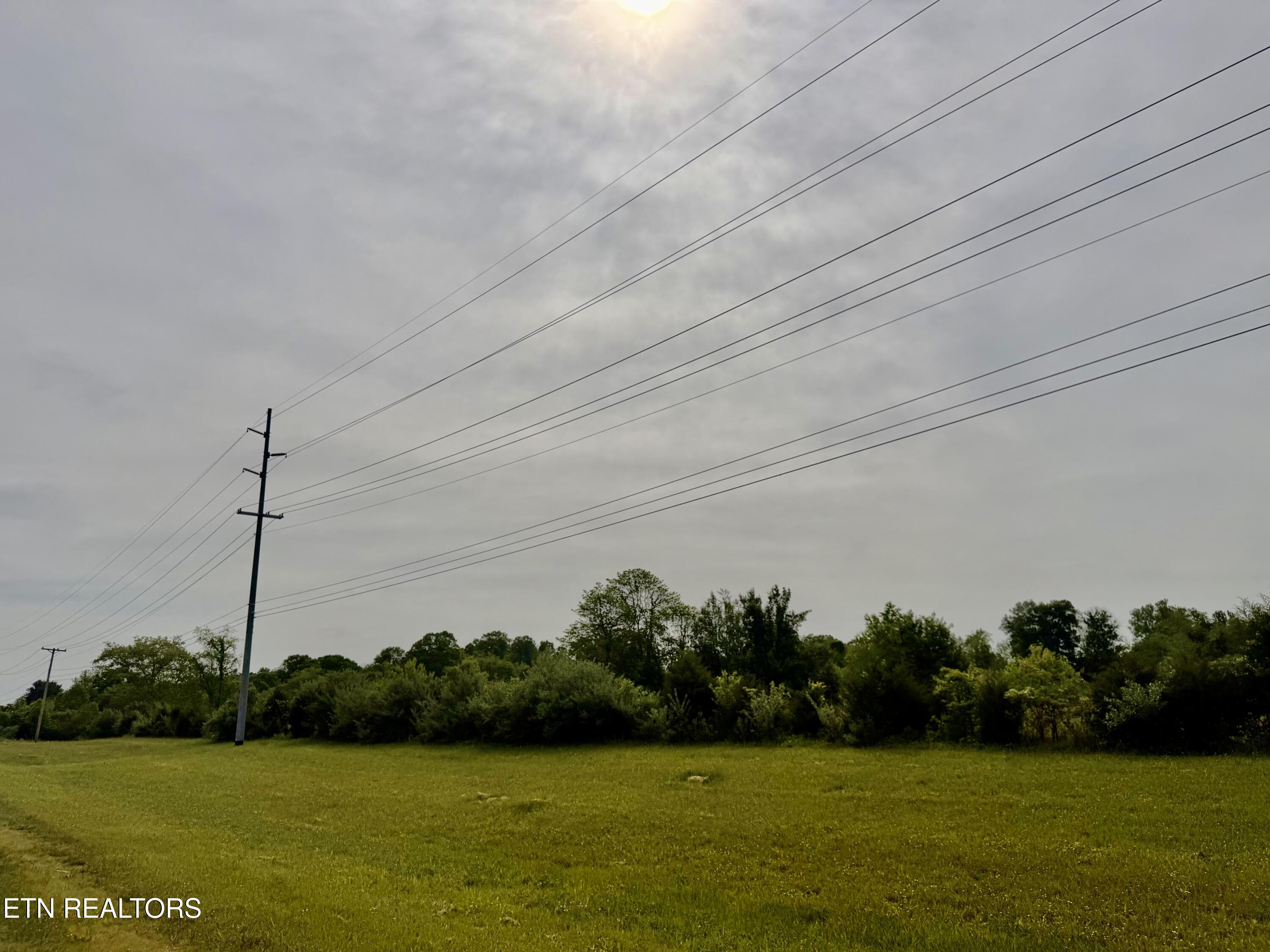 2702 Old Highway 63 Speedwell TN 37870