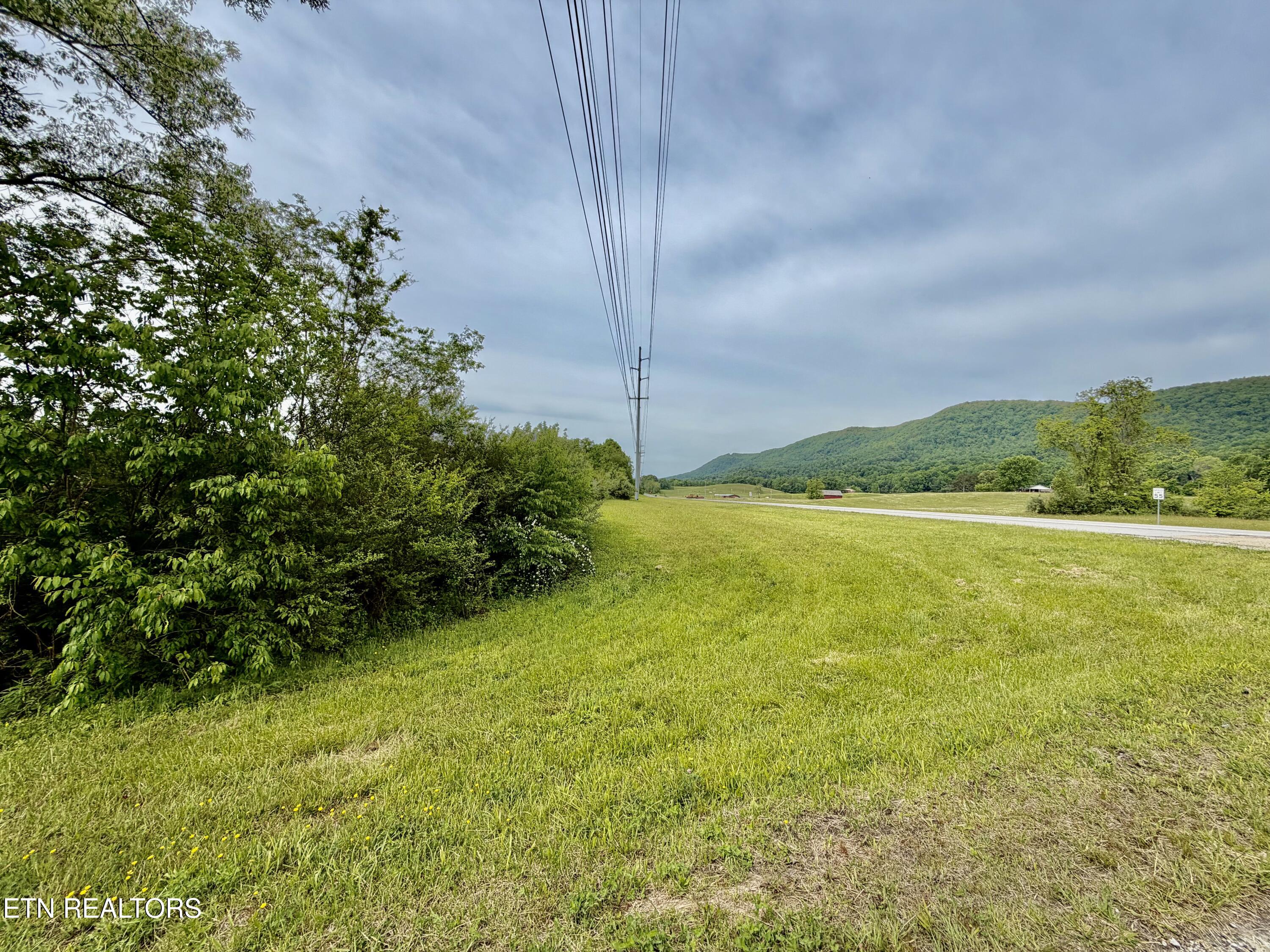 2702 Old Highway 63 Speedwell TN 37870