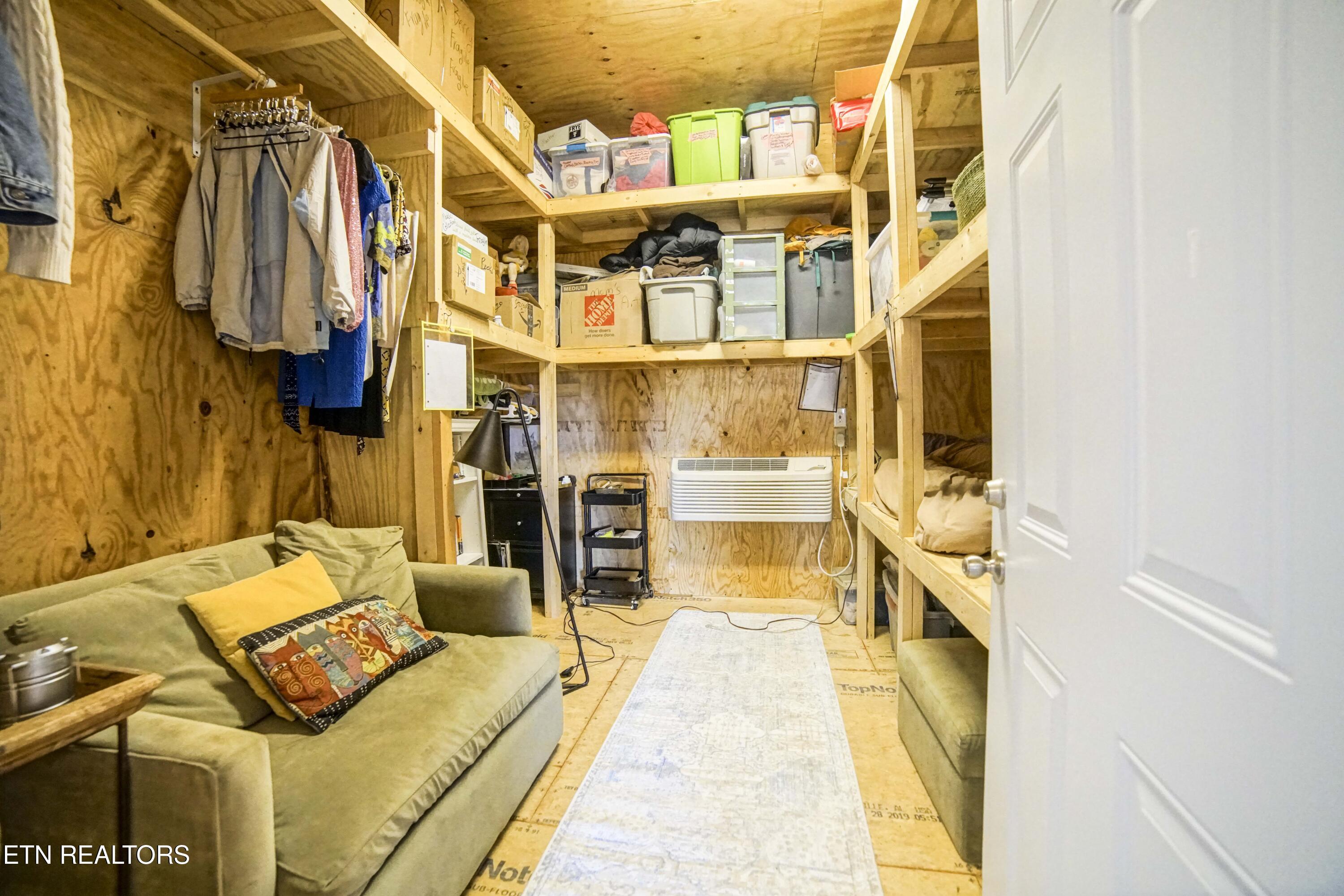 243 Black Oak Road Clinton TN 37716