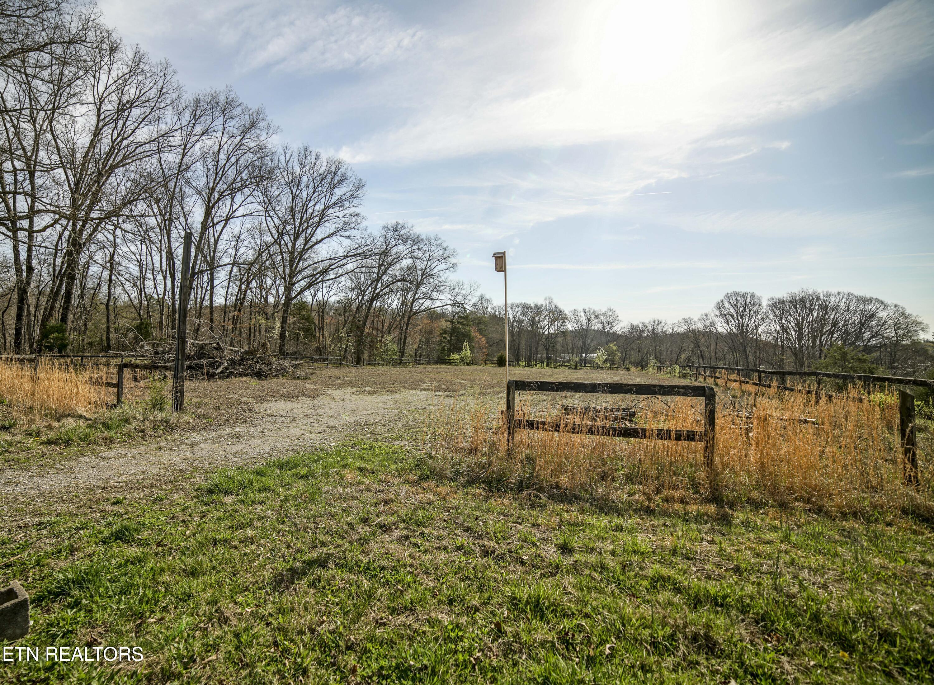 243 Black Oak Road Clinton TN 37716
