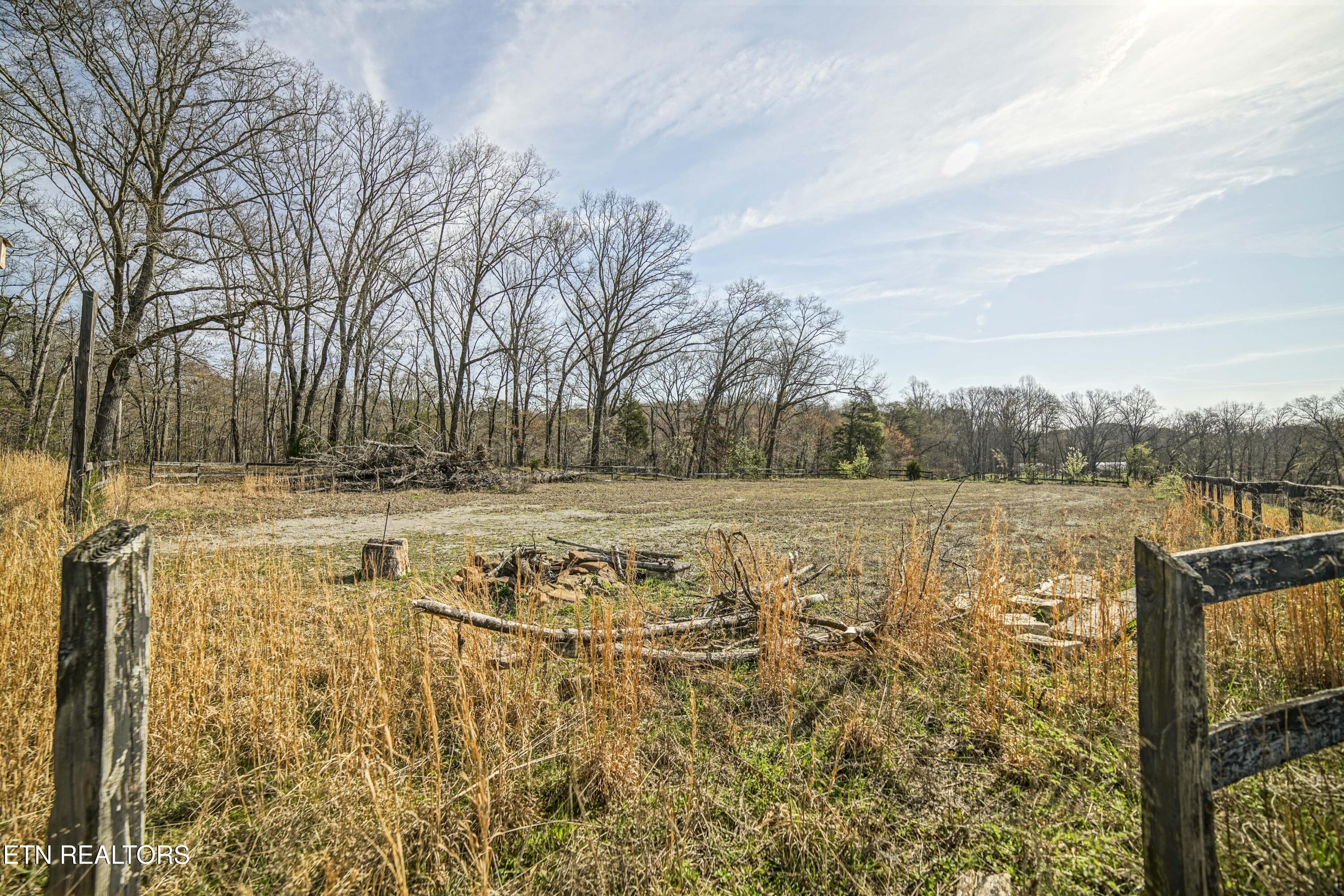 243 Black Oak Road Clinton TN 37716