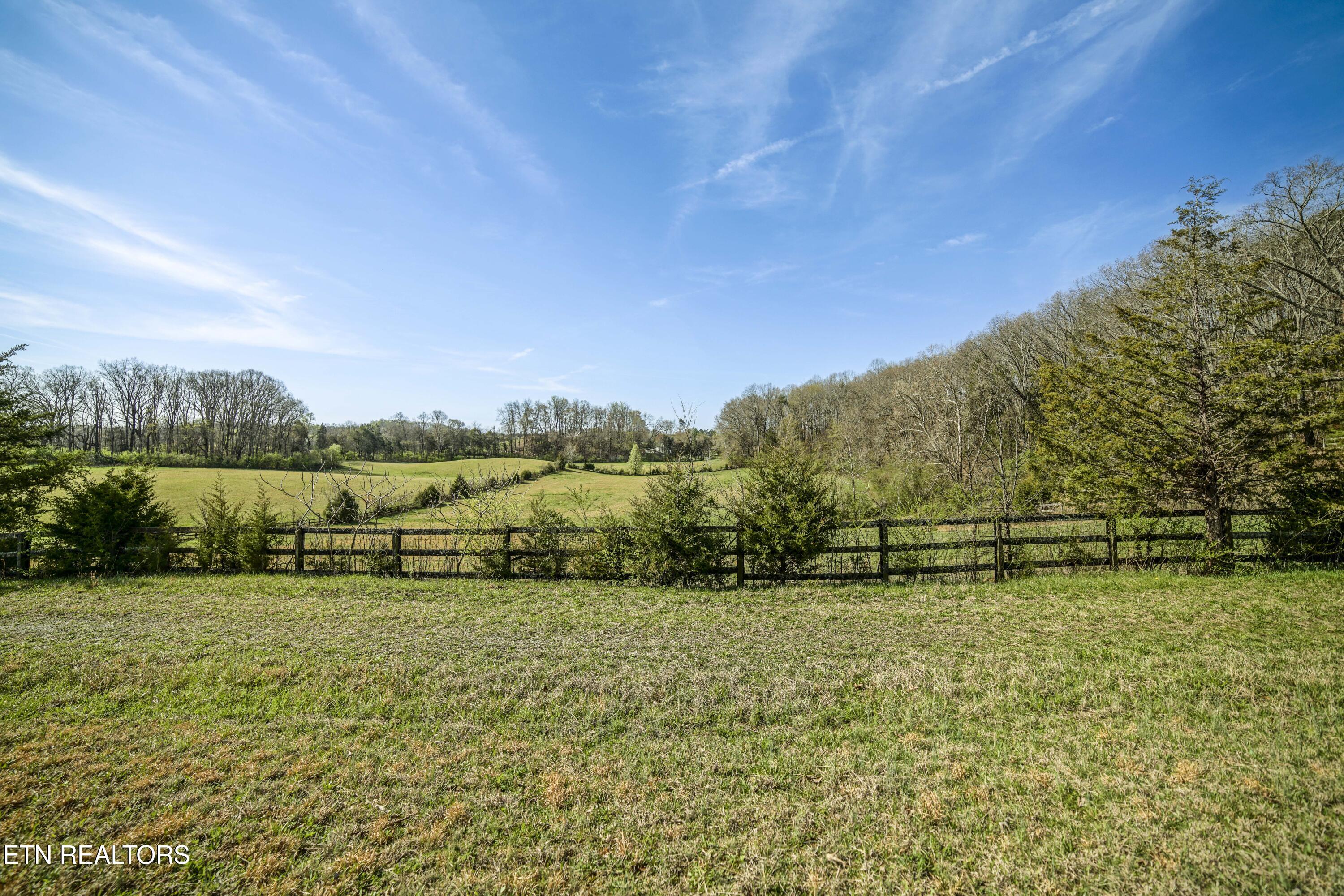 243 Black Oak Road Clinton TN 37716