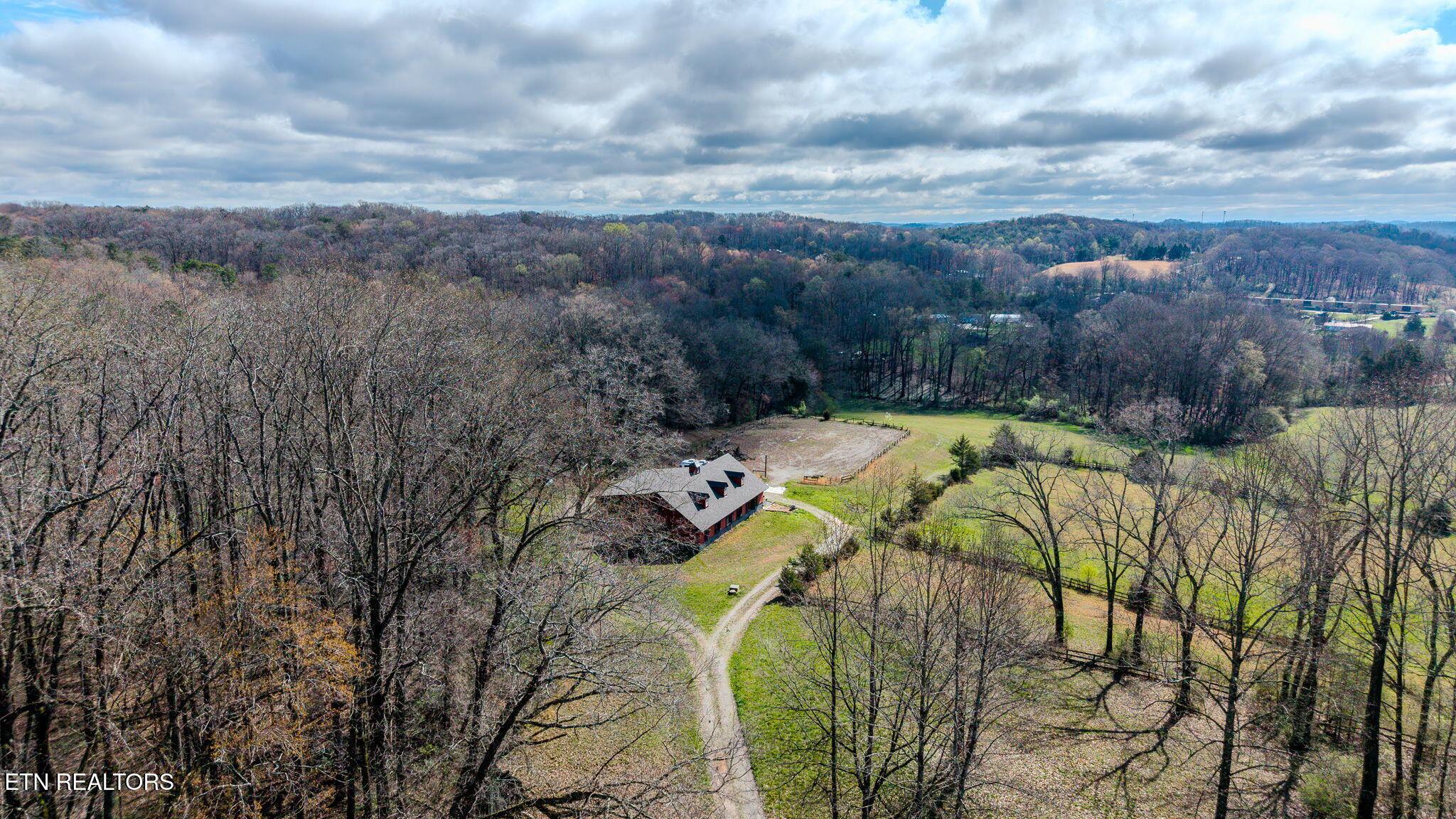 243 Black Oak Road Clinton TN 37716