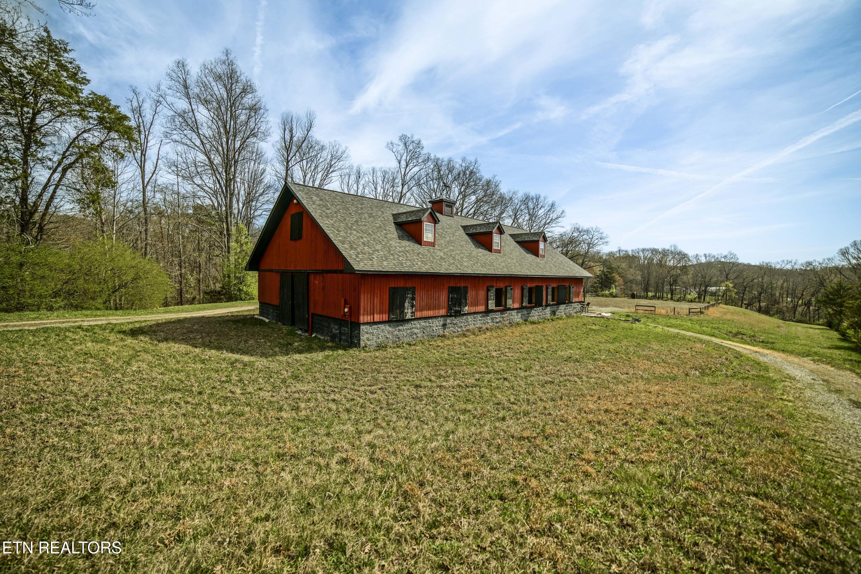243 Black Oak Road Clinton TN 37716