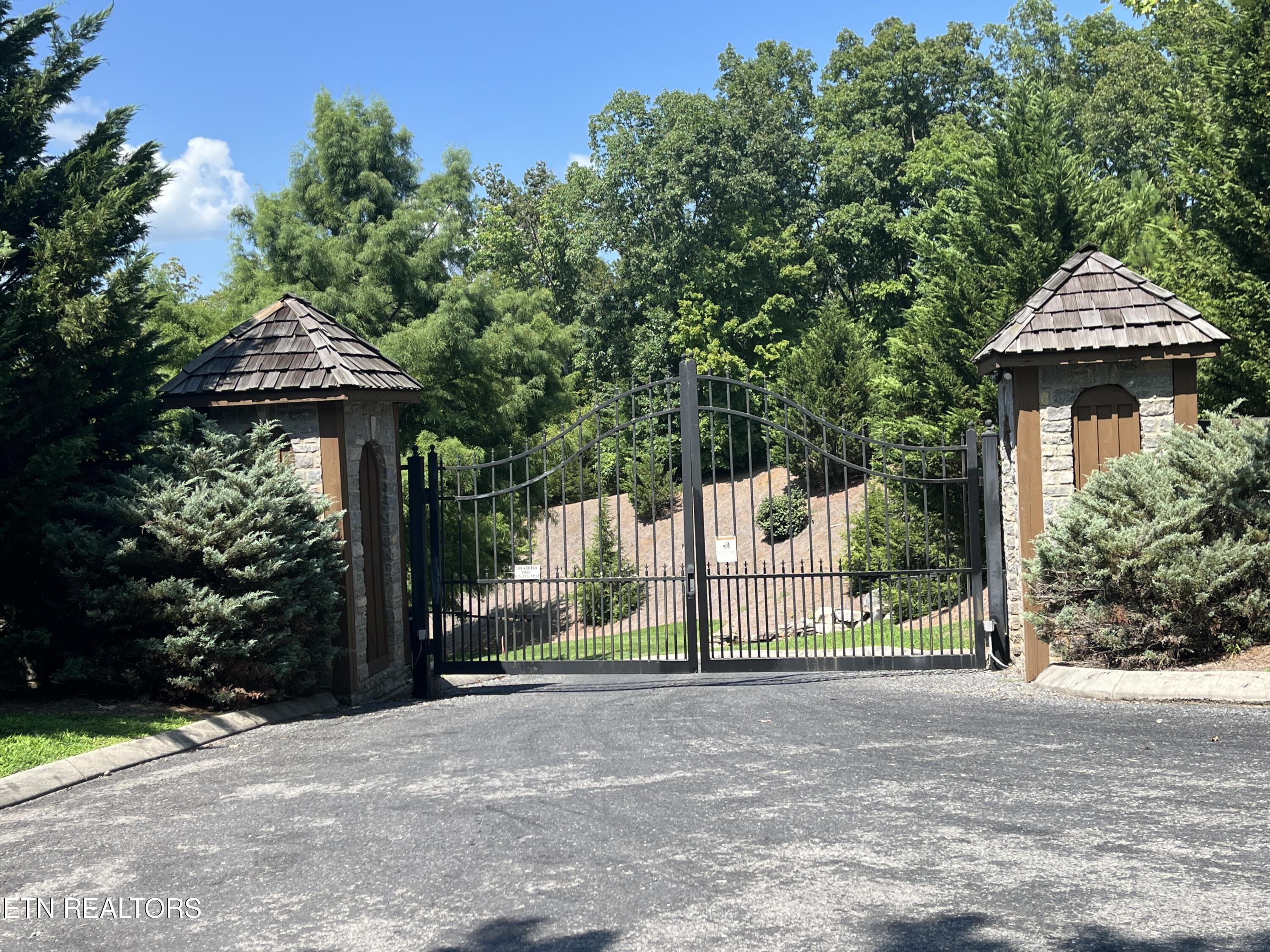Stone Bridge Drive Dandridge TN 37725