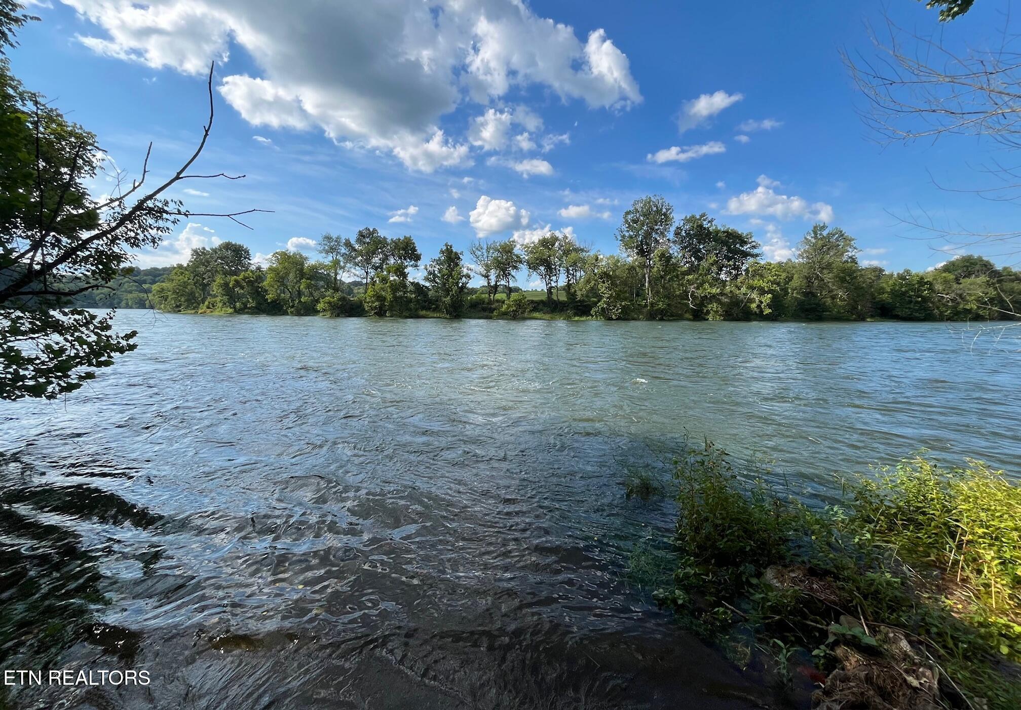 2027 River Mist New Market TN 37820