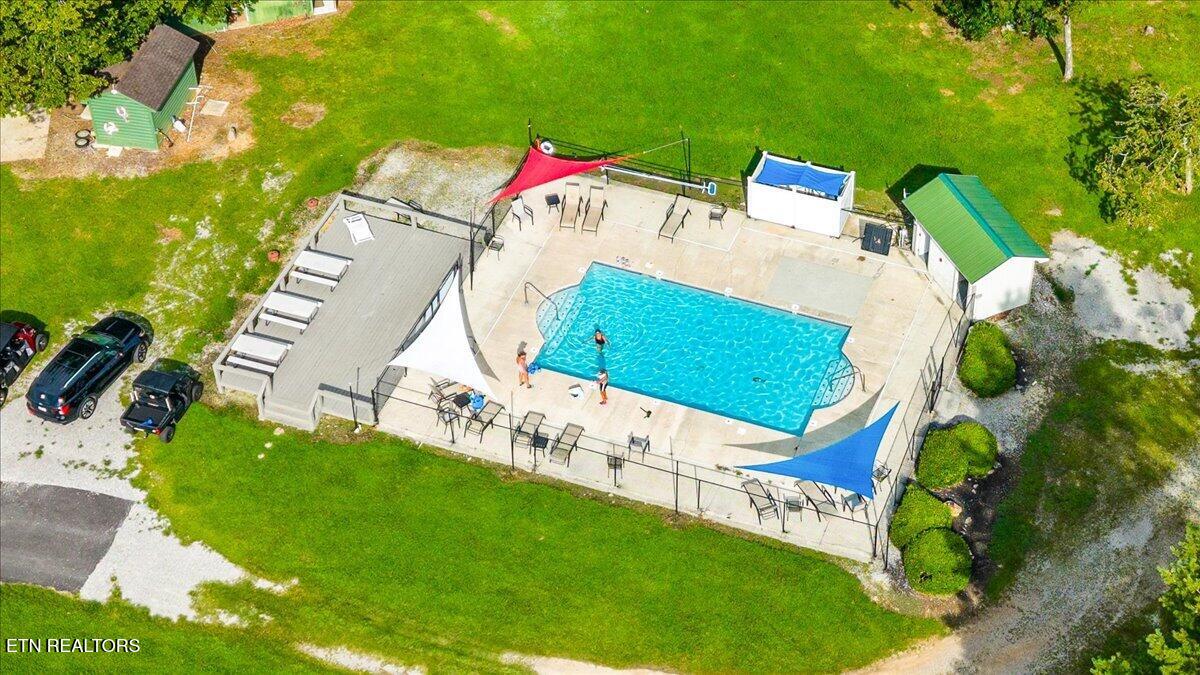 Lots 9&10 Big Pine Point Lafollette TN 37766