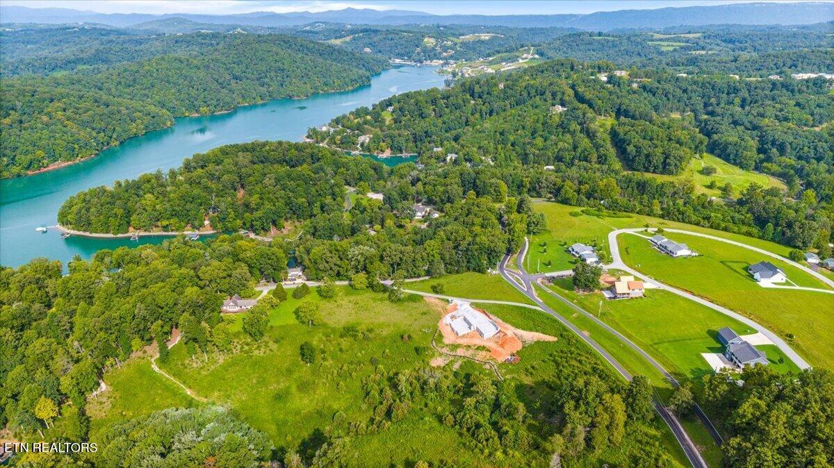 Lots 9&10 Big Pine Point Lafollette TN 37766