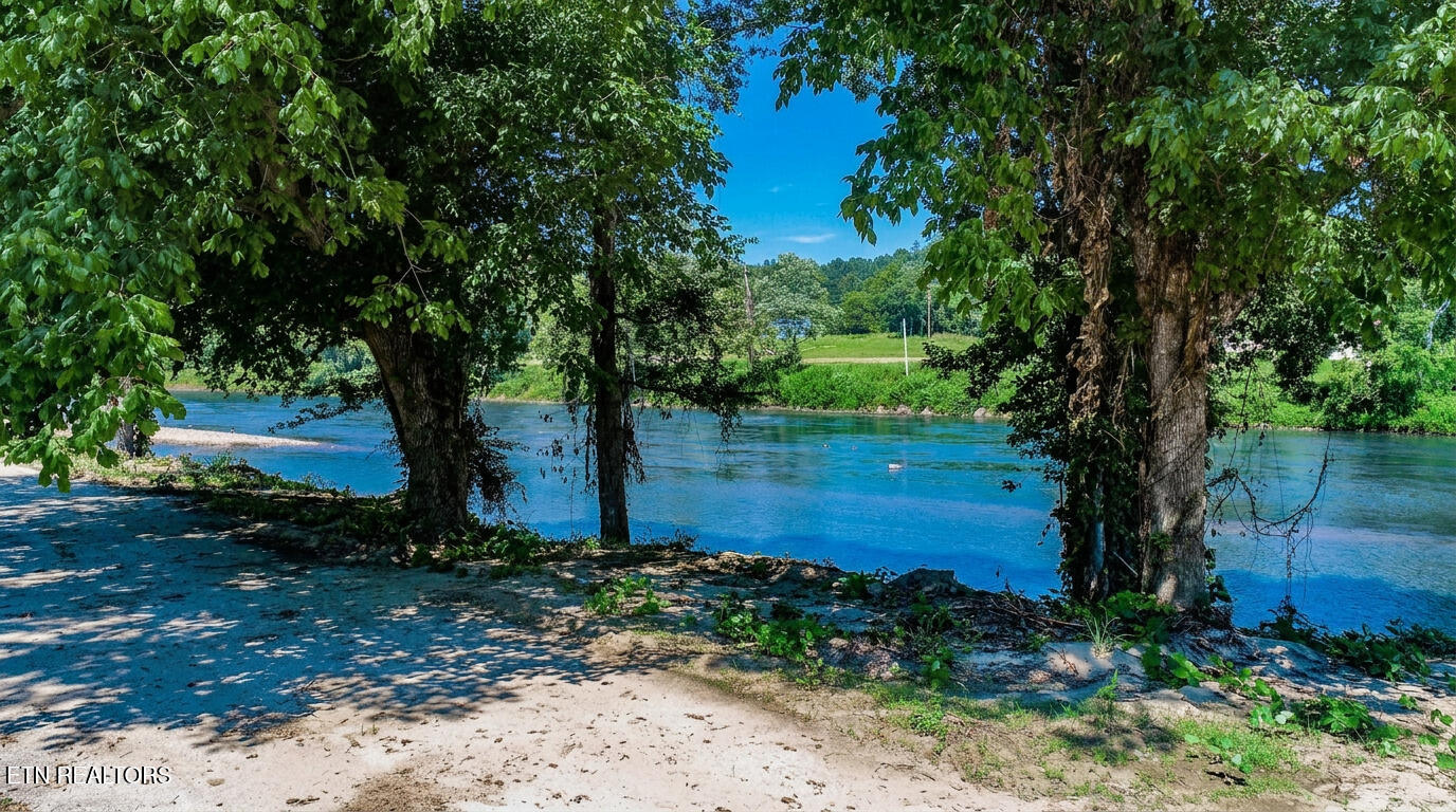 151 S Highway 107 Del Rio TN 37727