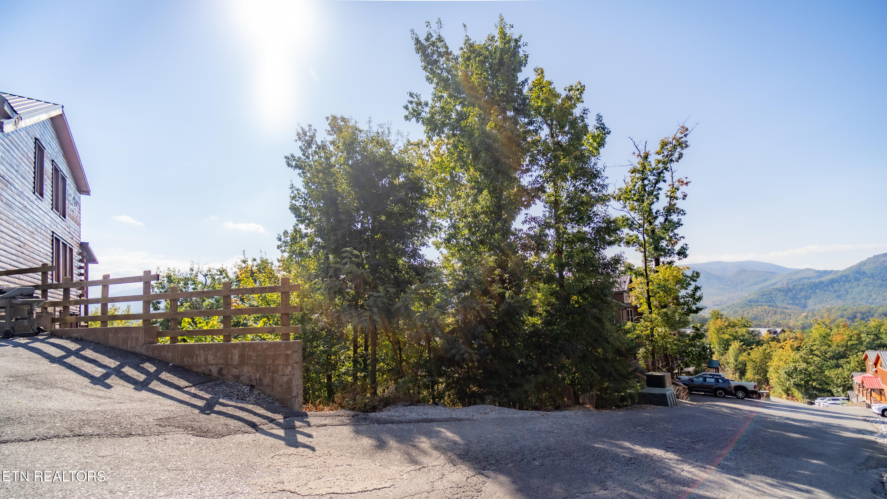 4121 Sherwood Heights Way Pigeon Forge TN 37863