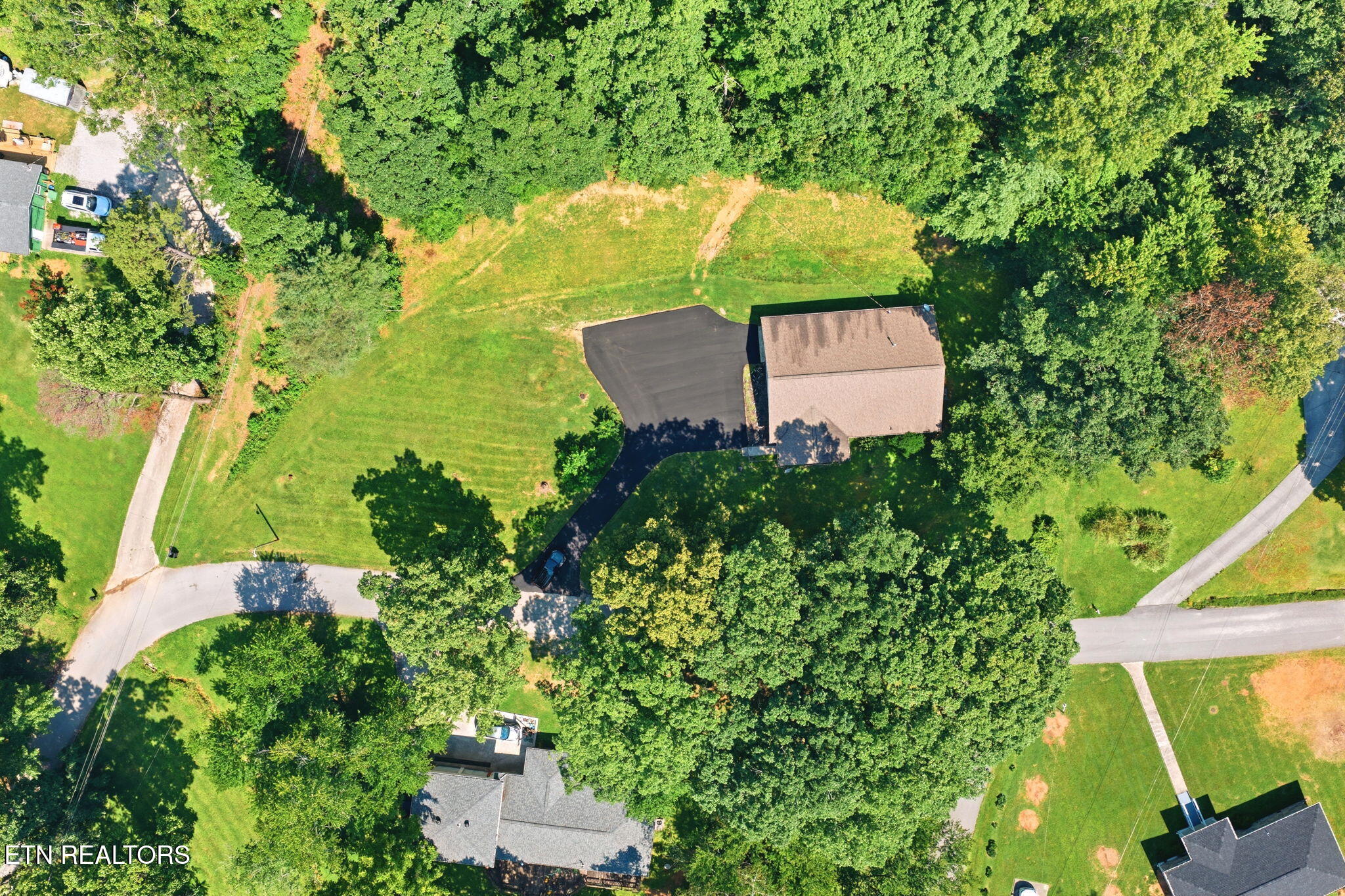 Skyline Drive Oneida TN 37841