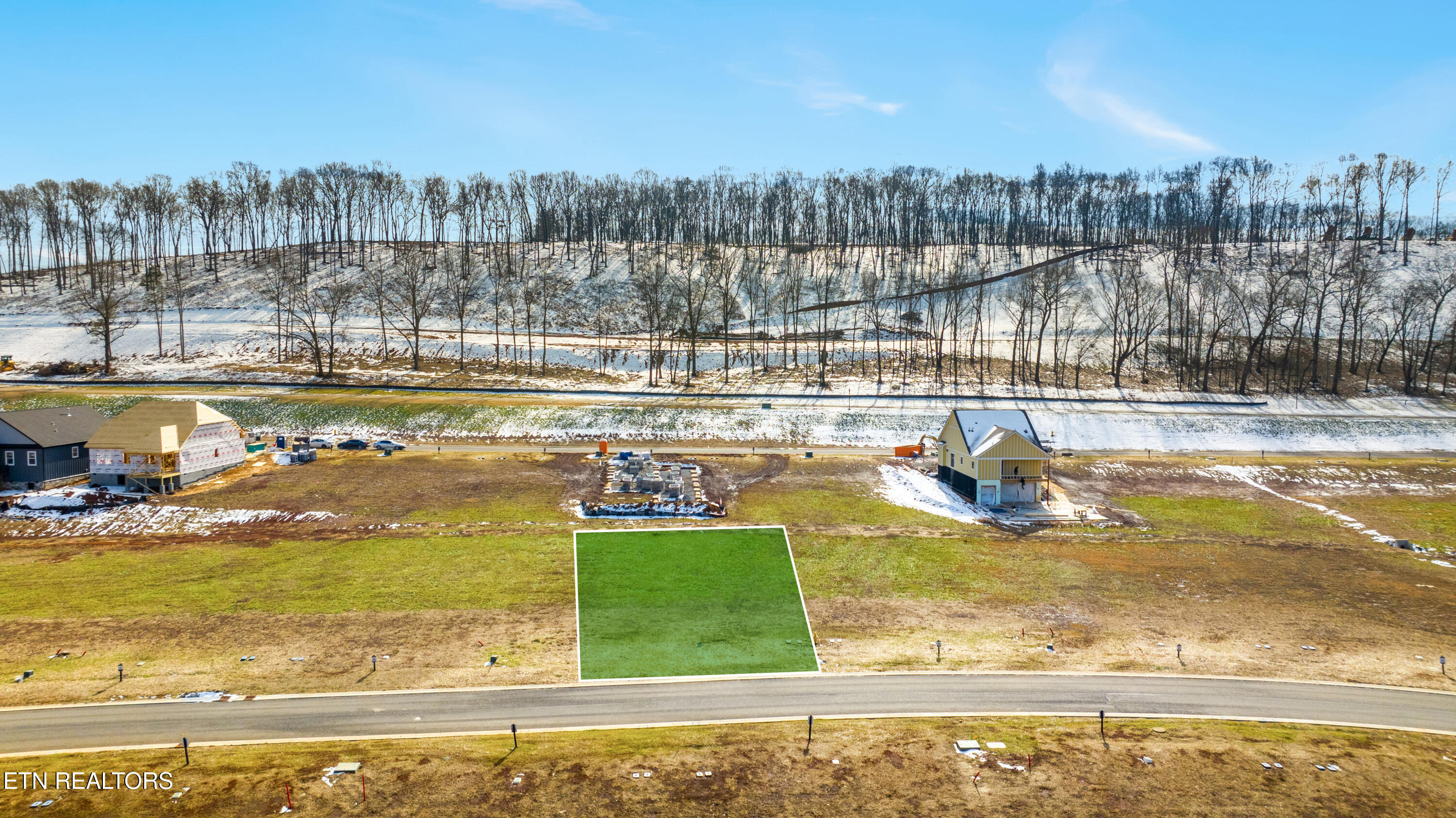 958 Black Bear Circle Loudon TN 37774
