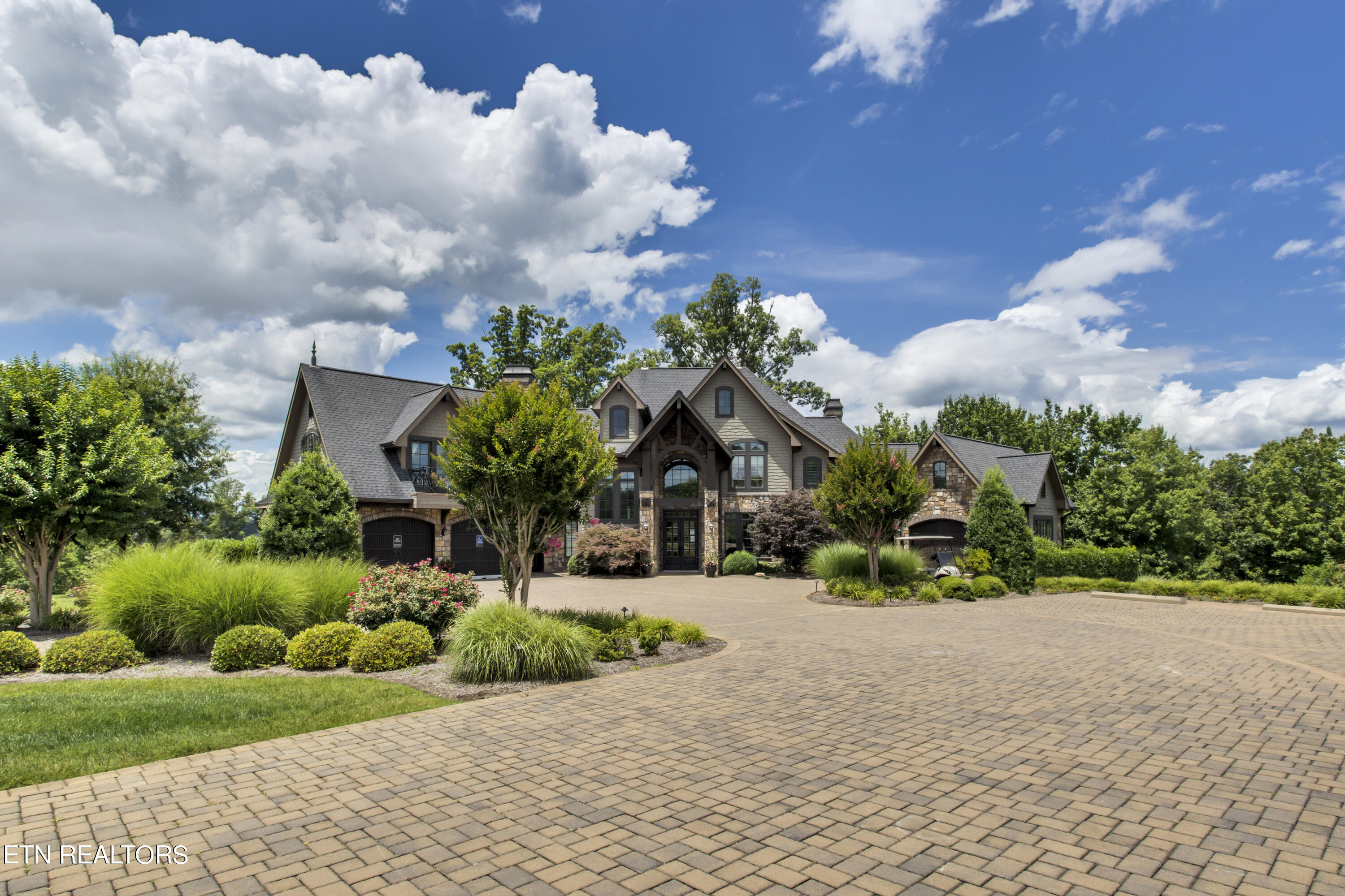390 Admiral Court Lenoir City TN 37772